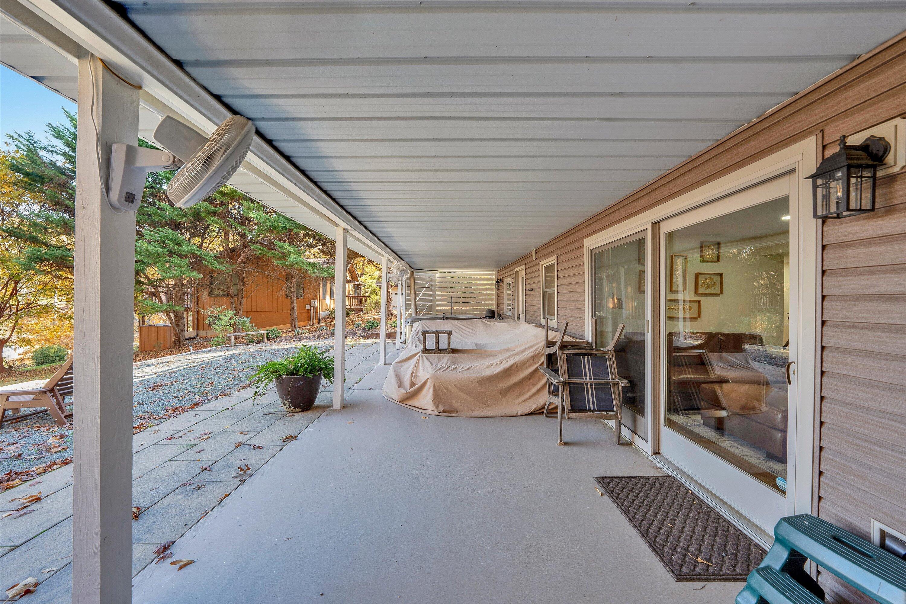 Moneta, Virginia, 24121, United States, 3 Bedrooms Bedrooms, ,3 BathroomsBathrooms,Residential,Active,1988476