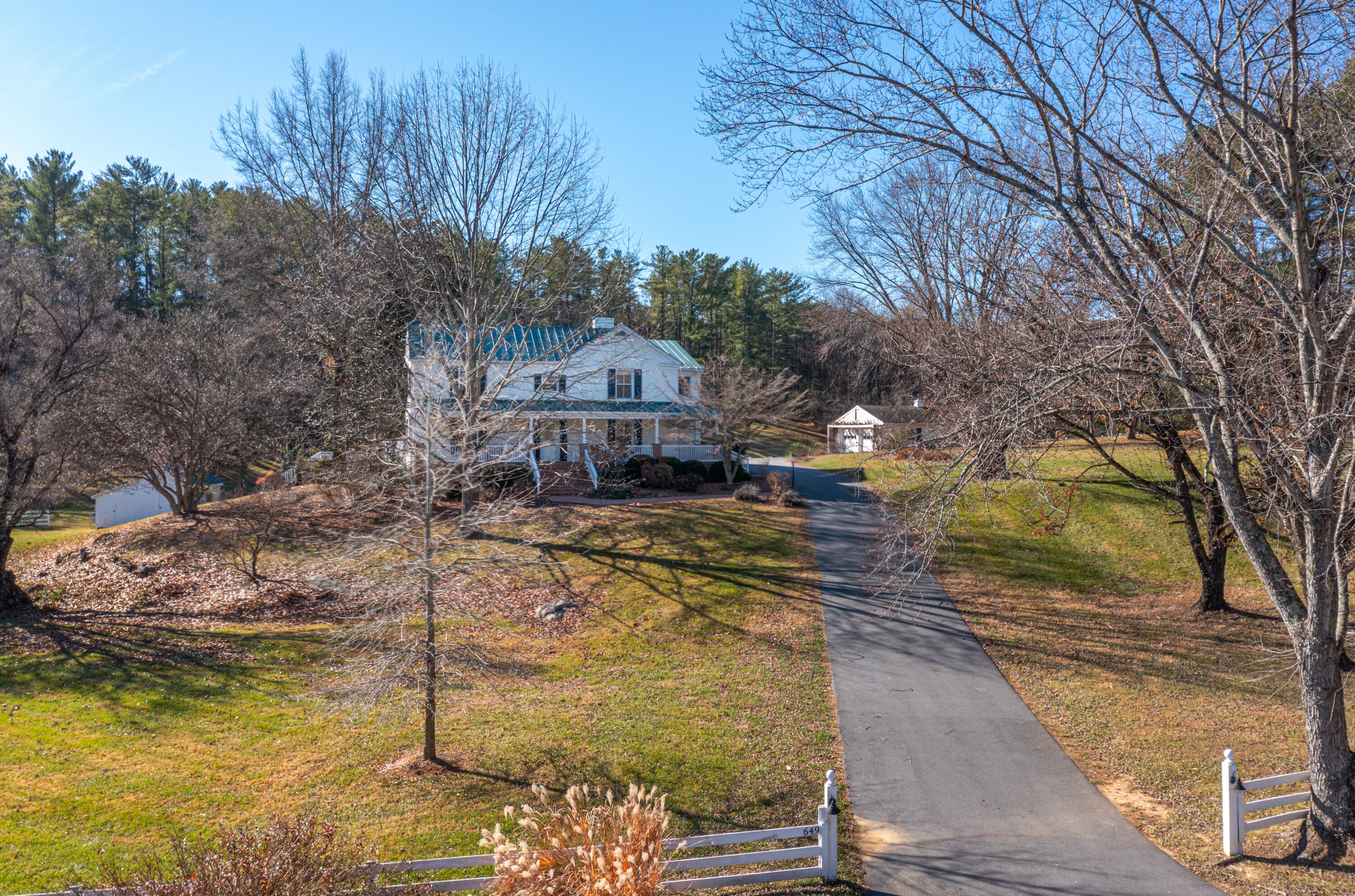 Troutville, Virginia, 24175, United States, 5 Bedrooms Bedrooms, ,4 BathroomsBathrooms,Residential,Active,1965837