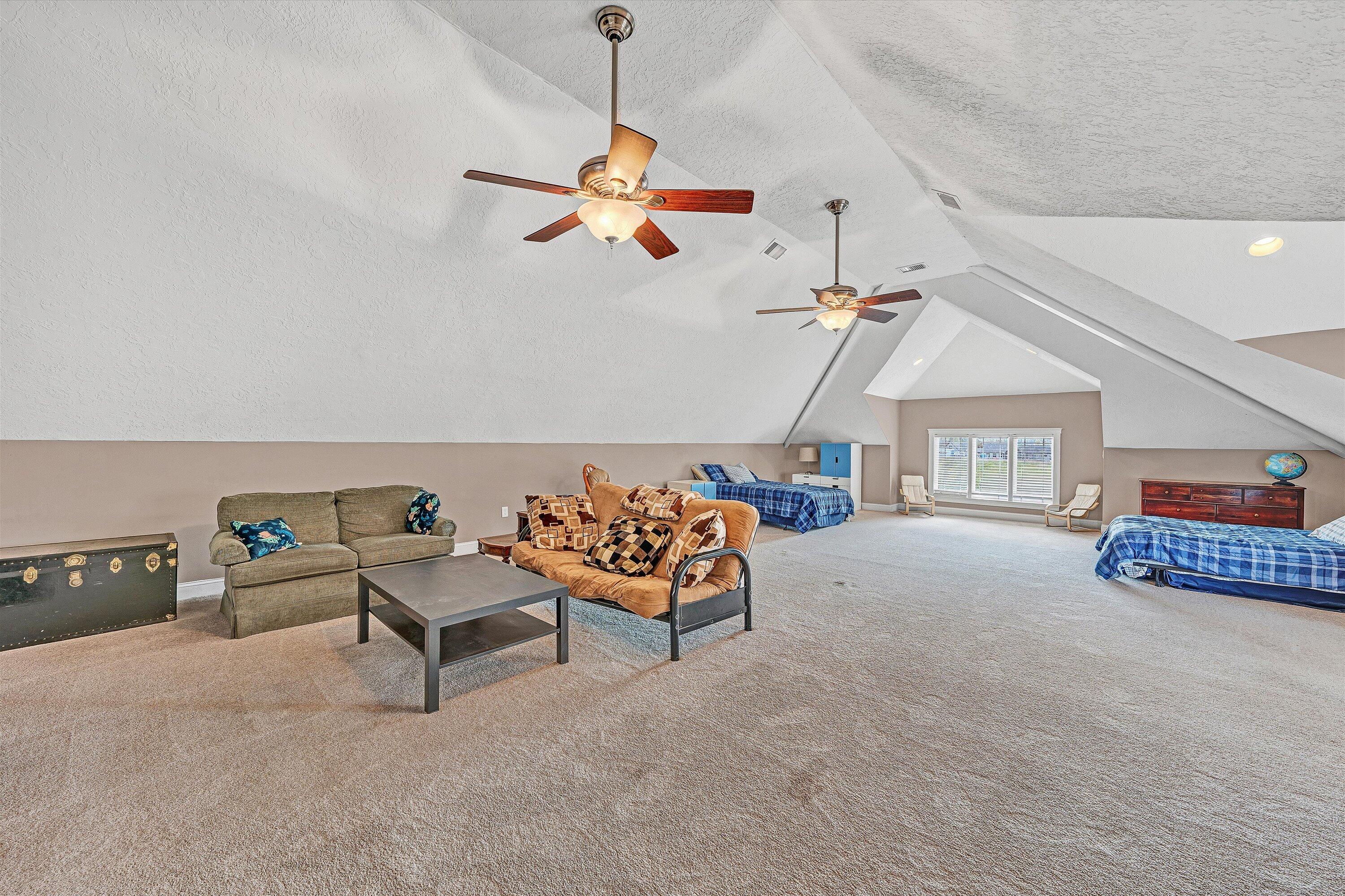 Moneta, Virginia, 24121, United States, 5 Bedrooms Bedrooms, ,6 BathroomsBathrooms,Residential,Active,1973555