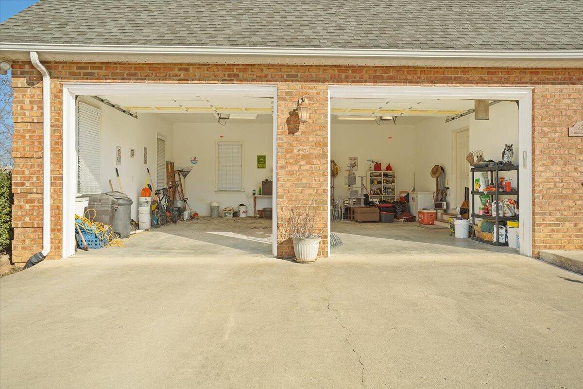 Fincastle, Virginia, 24090, United States, 3 Bedrooms Bedrooms, ,4 BathroomsBathrooms,Residential,Active,1945492