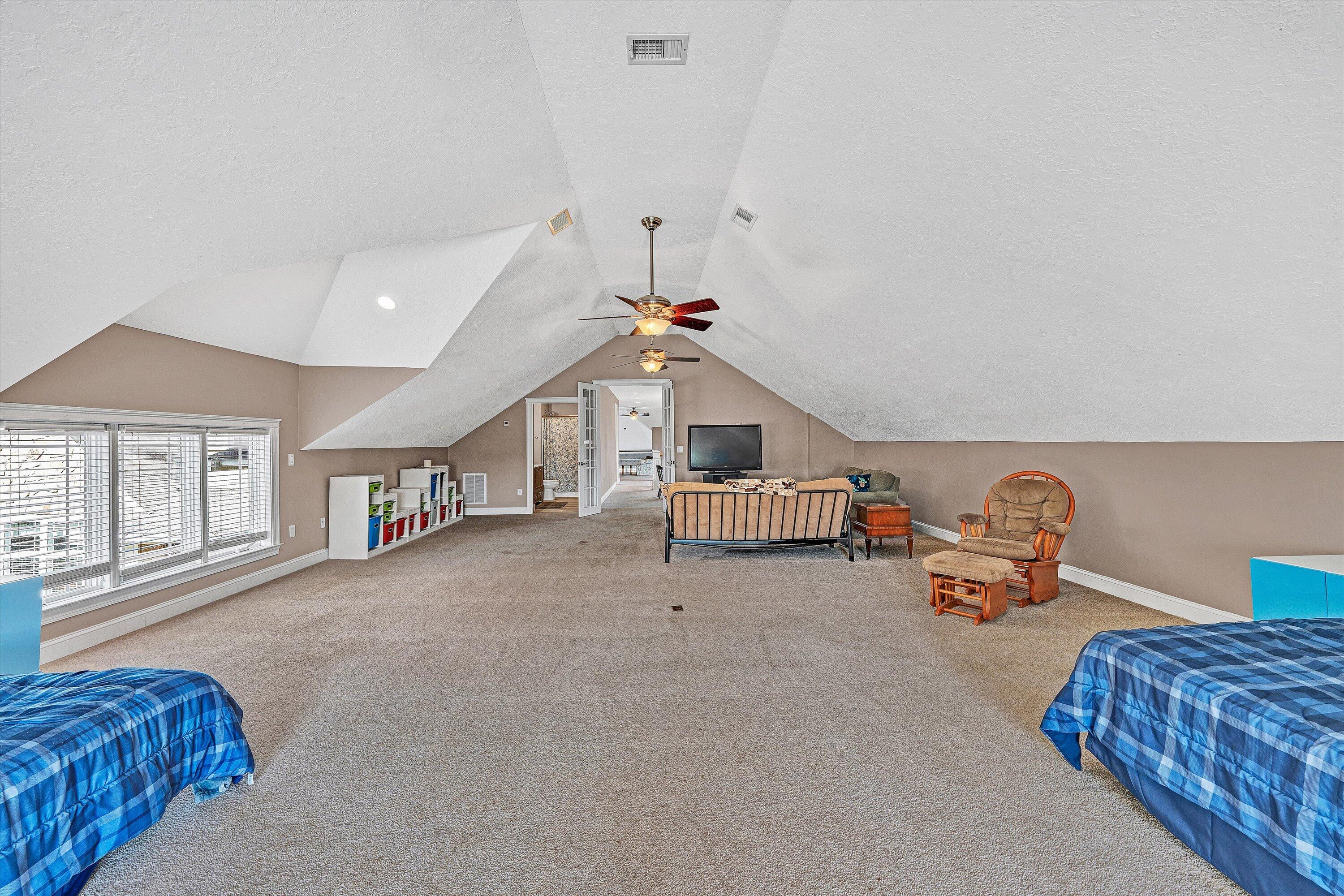 Moneta, Virginia, 24121, United States, 5 Bedrooms Bedrooms, ,6 BathroomsBathrooms,Residential,Active,1973555