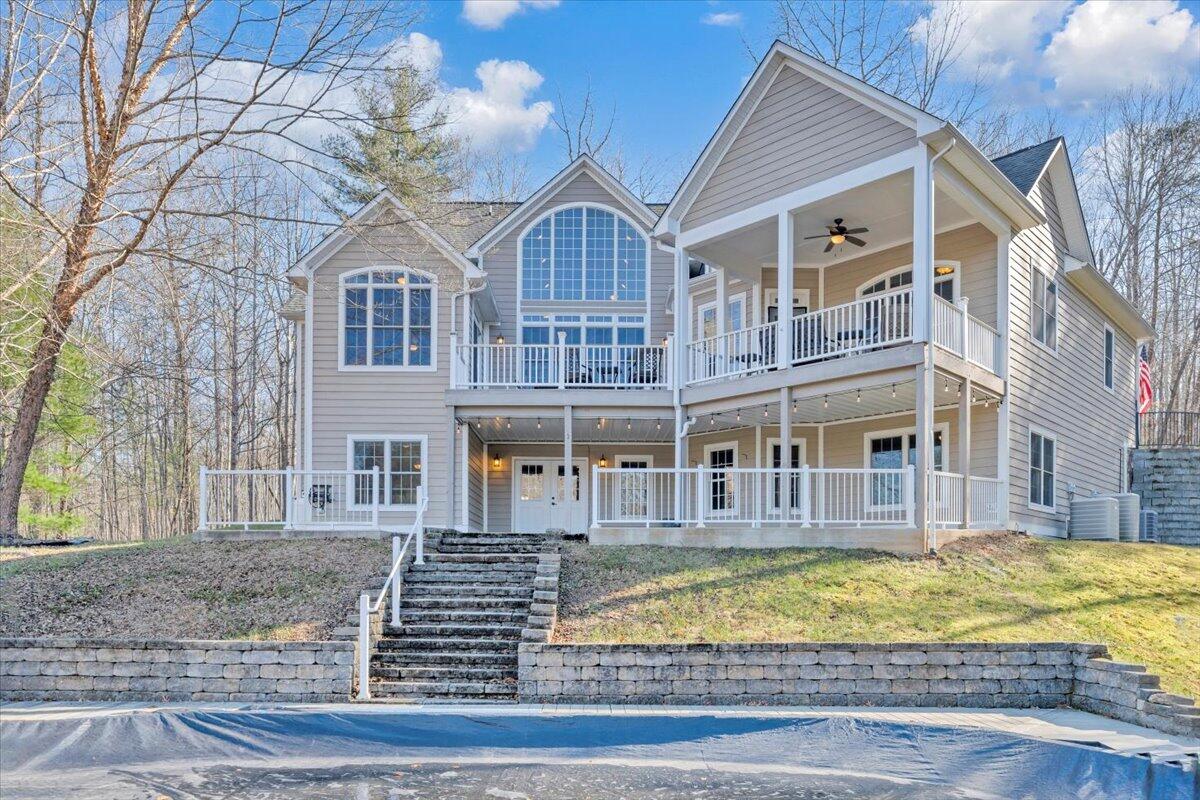 Roanoke, Virginia, 24014, United States, 4 Bedrooms Bedrooms, ,4 BathroomsBathrooms,Residential,Active,2001334