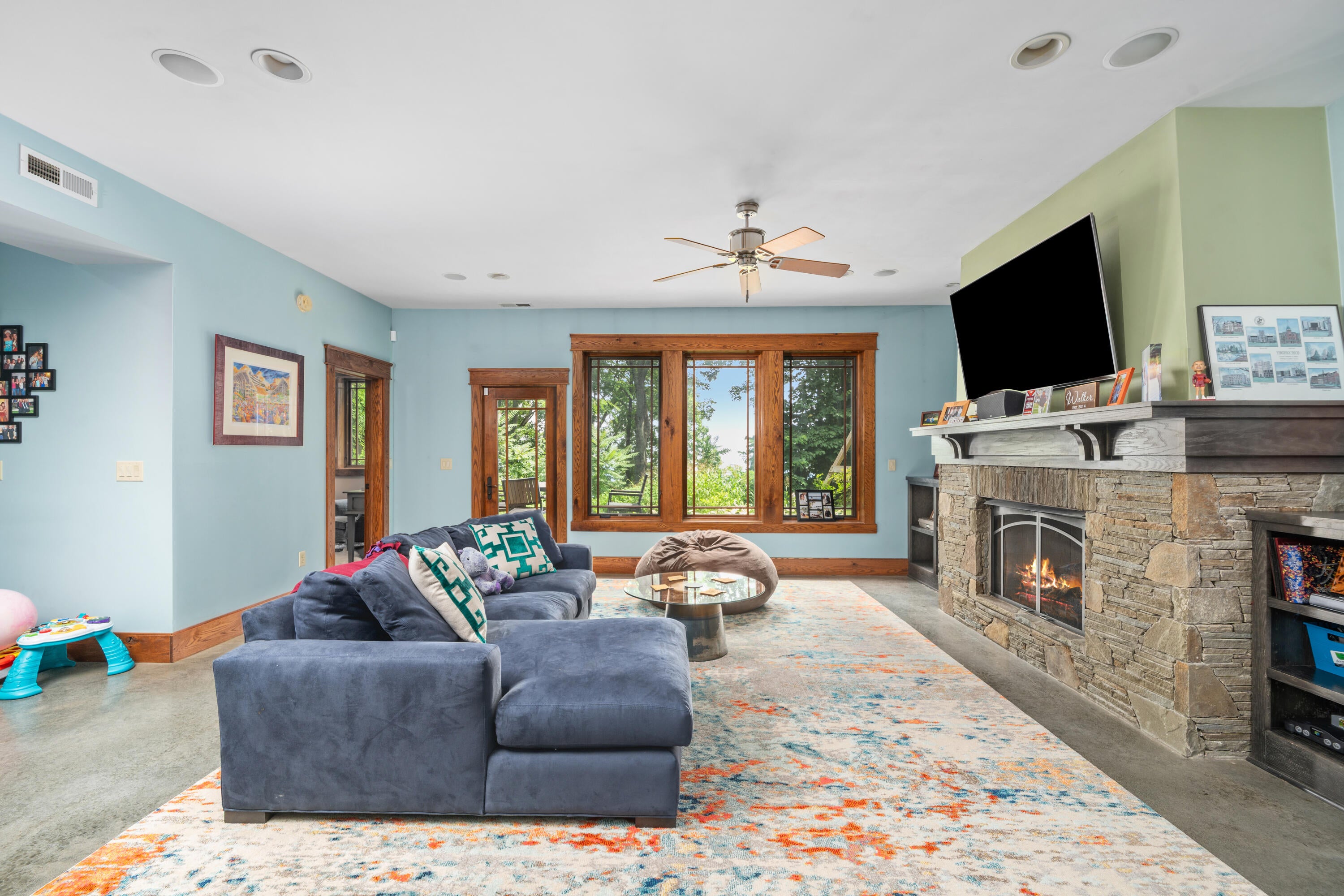 Bent Mountain, Virginia, 24059, United States, 5 Bedrooms Bedrooms, ,5 BathroomsBathrooms,Residential,Active,1941393