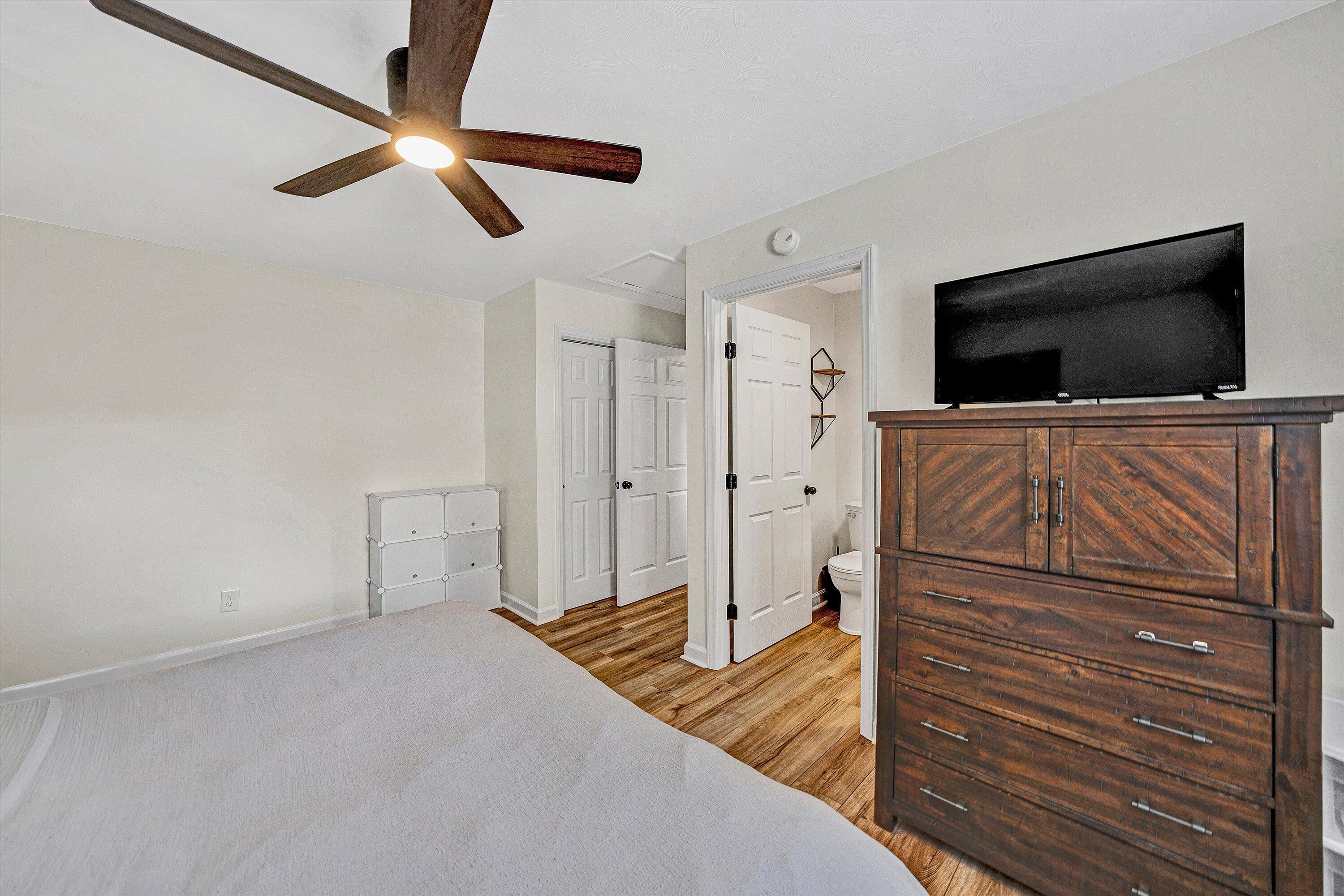 Moneta, Virginia, 24121, United States, 3 Bedrooms Bedrooms, ,3 BathroomsBathrooms,Residential,Active,1988476