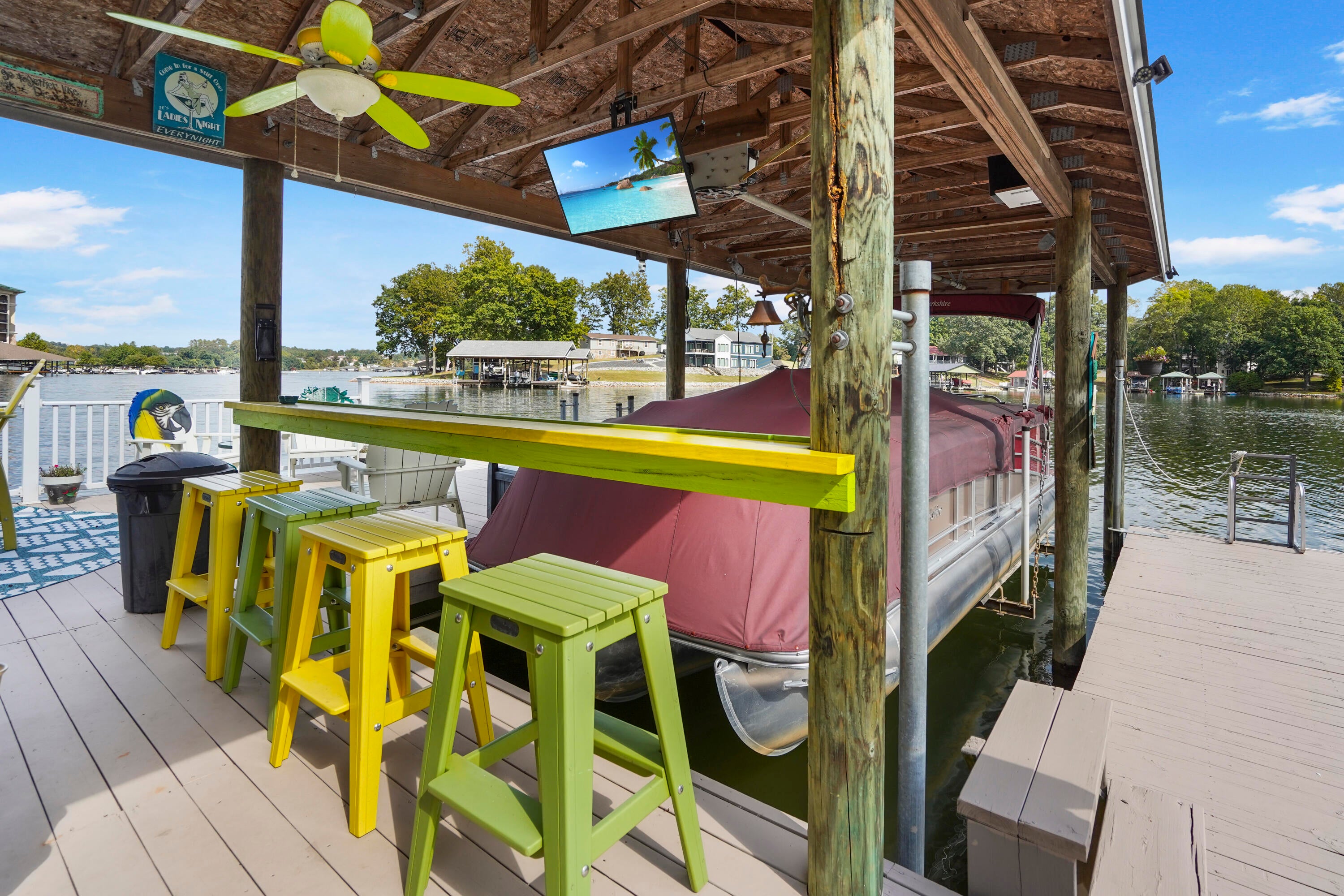 Moneta, Virginia, 24121, United States, 4 Bedrooms Bedrooms, ,4 BathroomsBathrooms,Residential,Active,1945250