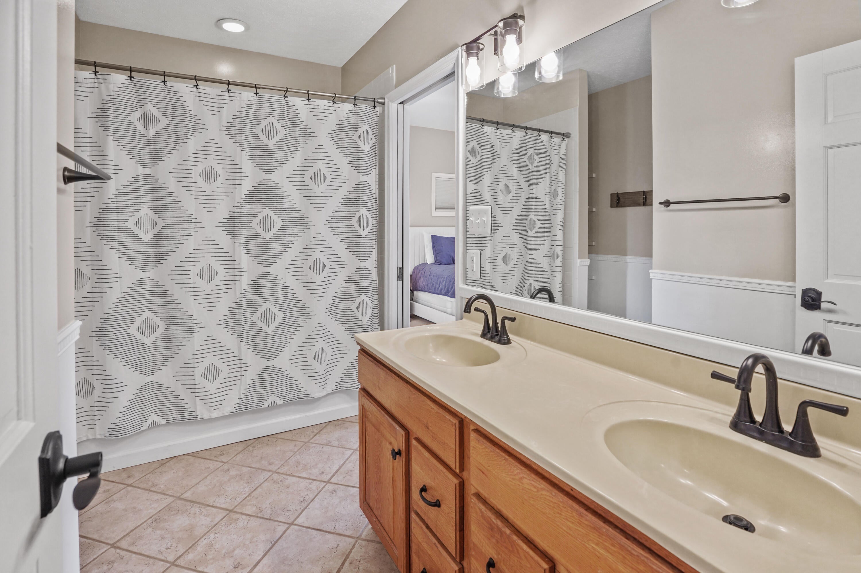 Moneta, Virginia, 24121, United States, 4 Bedrooms Bedrooms, ,3 BathroomsBathrooms,Residential,Active,2010155