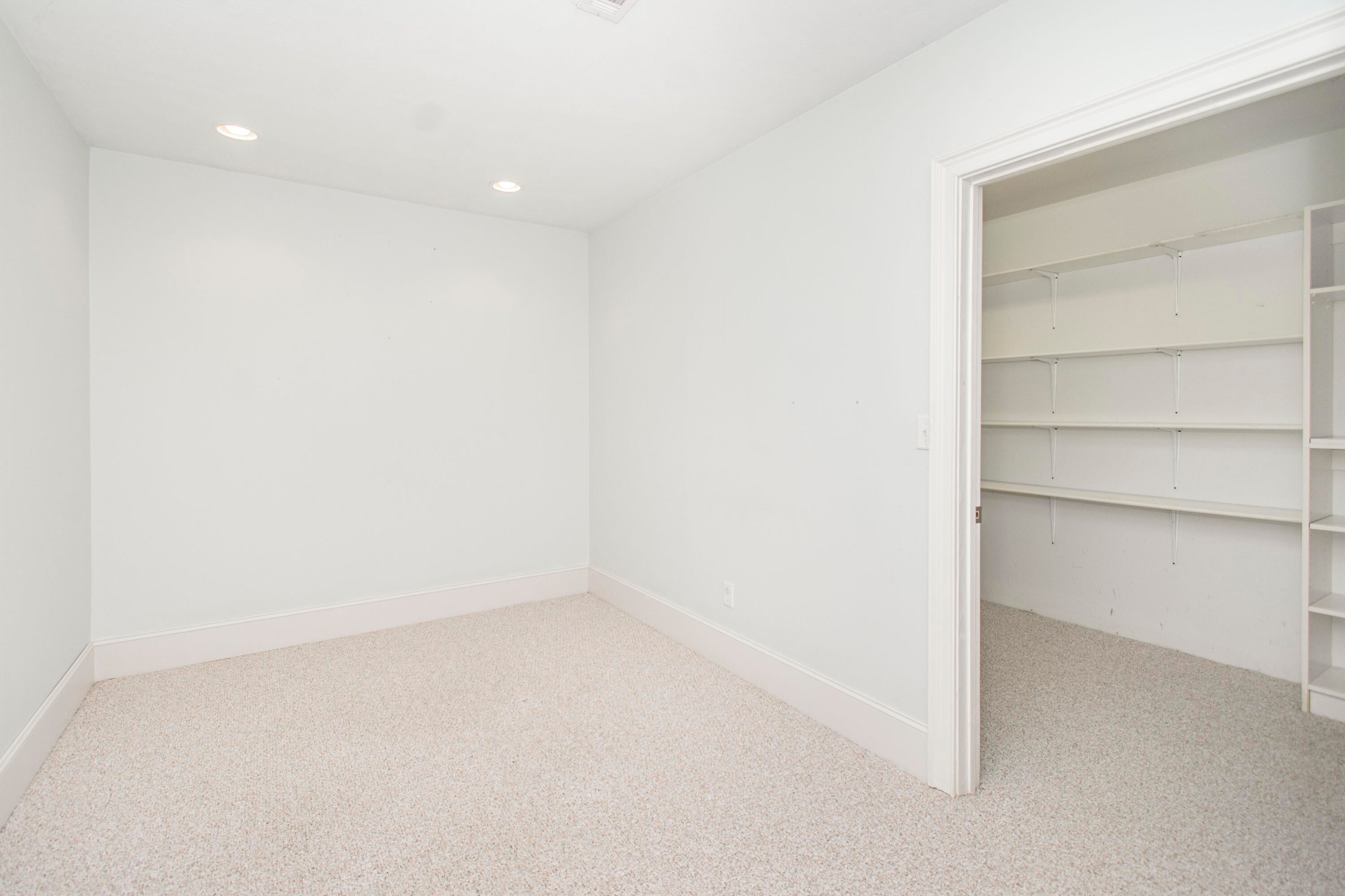 Catawba, Virginia, 24070, United States, 7 Bedrooms Bedrooms, ,6 BathroomsBathrooms,Residential,Active,1945254