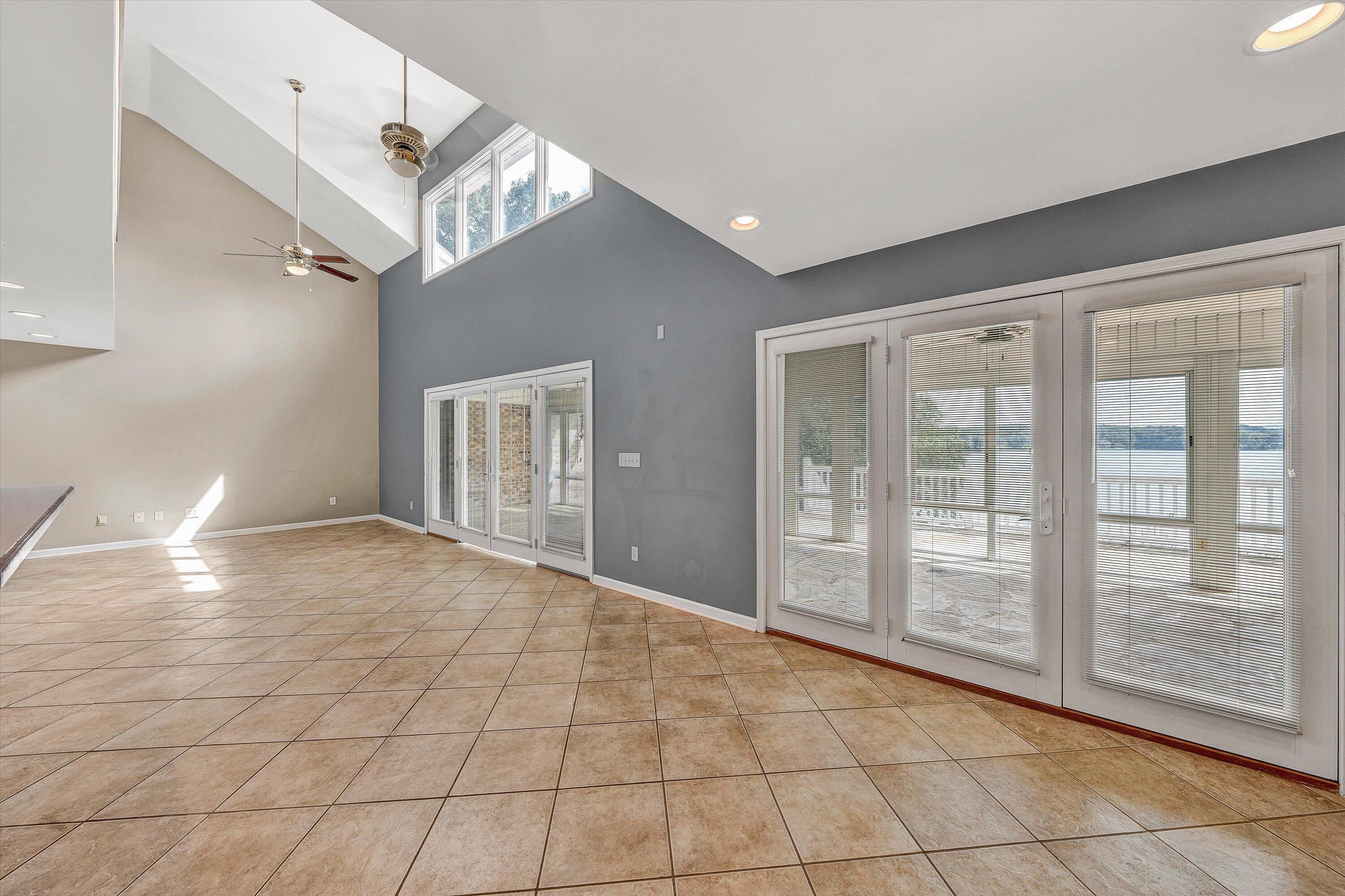 Moneta, Virginia, 24121, United States, 6 Bedrooms Bedrooms, ,7 BathroomsBathrooms,Residential,Active,1953664