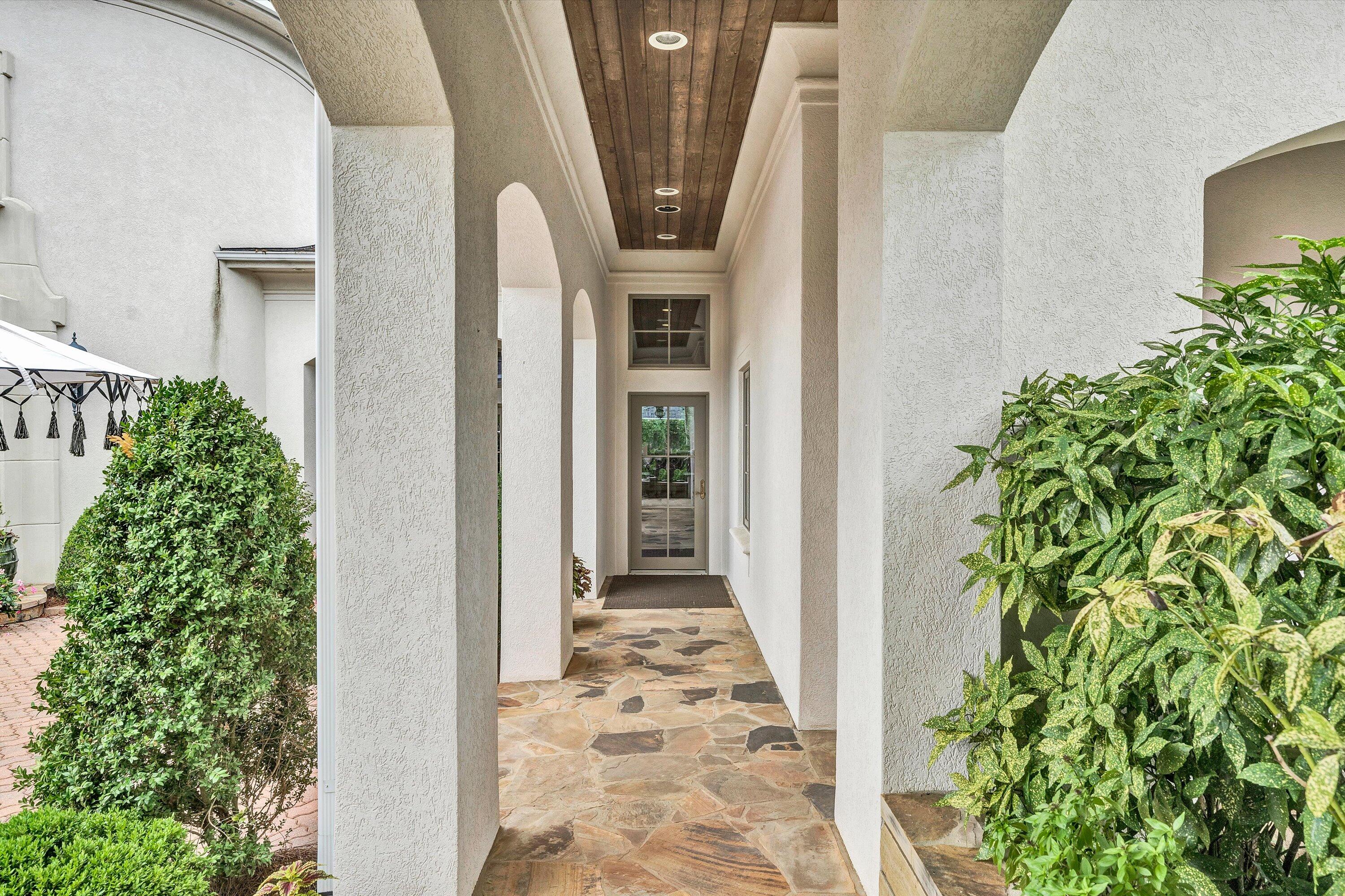Moneta, Virginia, 24121, United States, 5 Bedrooms Bedrooms, ,9 BathroomsBathrooms,Residential,Active,1919403