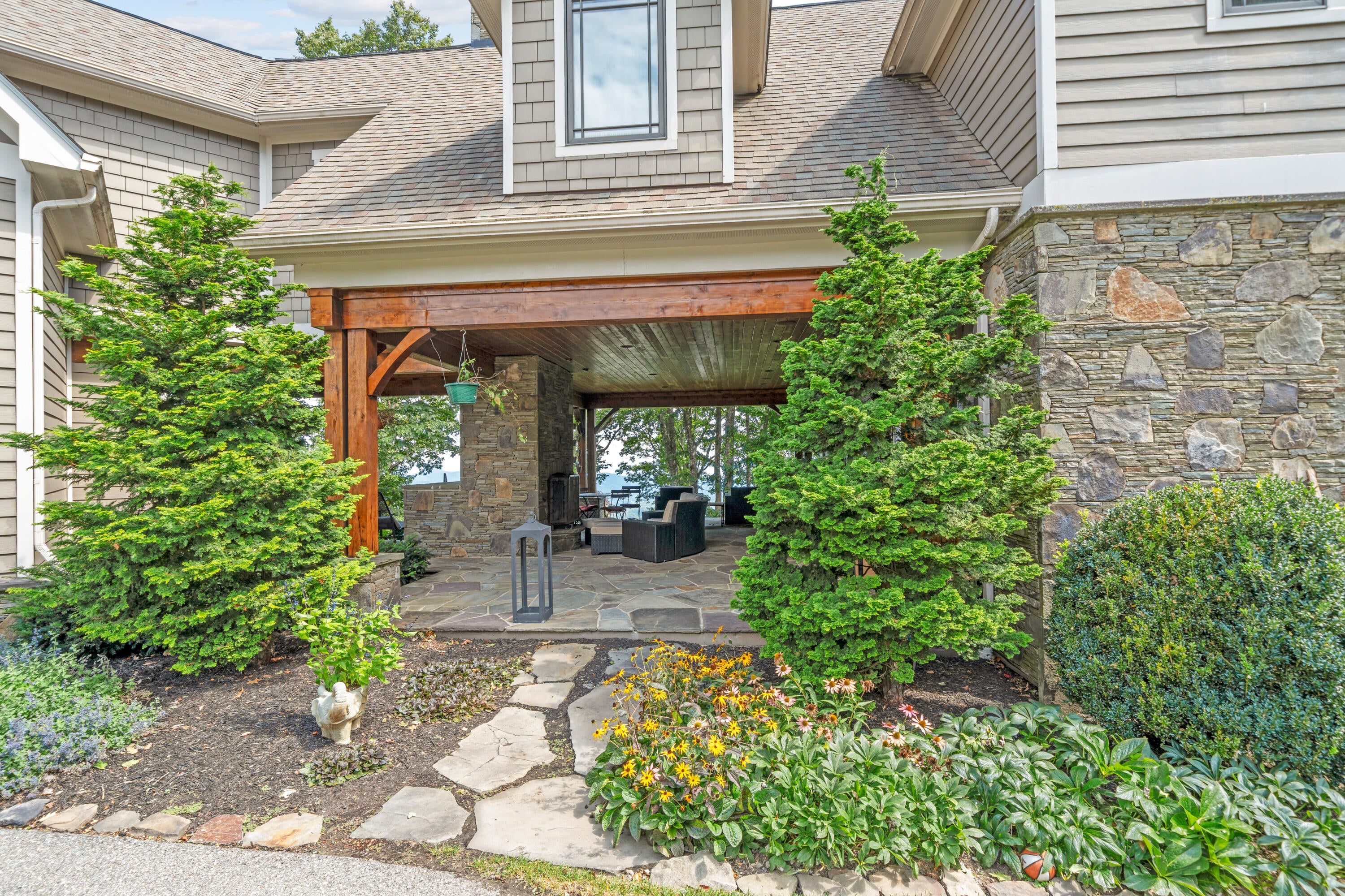 Bent Mountain, Virginia, 24059, United States, 5 Bedrooms Bedrooms, ,5 BathroomsBathrooms,Residential,Active,1941393