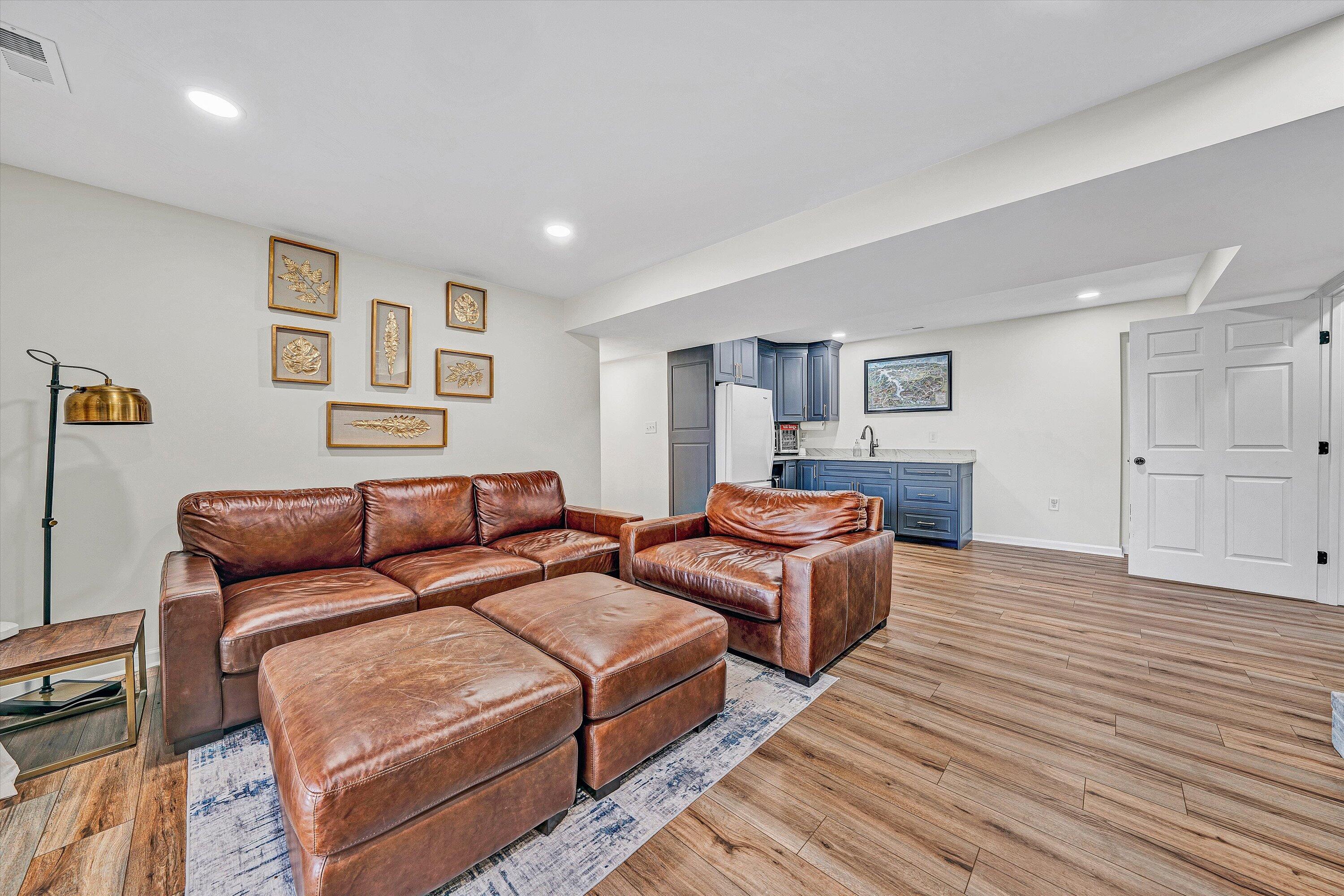 Moneta, Virginia, 24121, United States, 3 Bedrooms Bedrooms, ,3 BathroomsBathrooms,Residential,Active,1988476