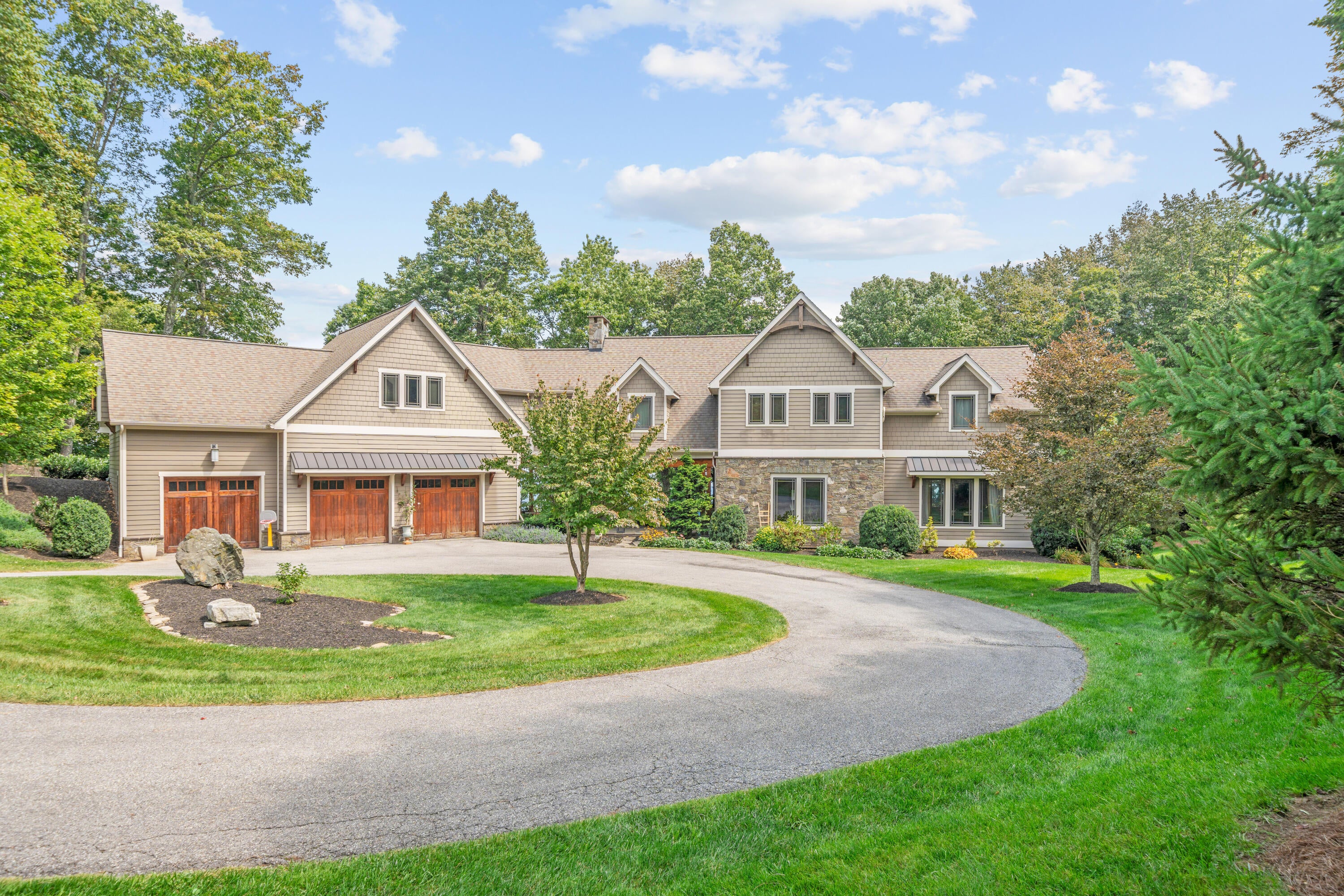 Bent Mountain, Virginia, 24059, United States, 5 Bedrooms Bedrooms, ,5 BathroomsBathrooms,Residential,Active,1941393