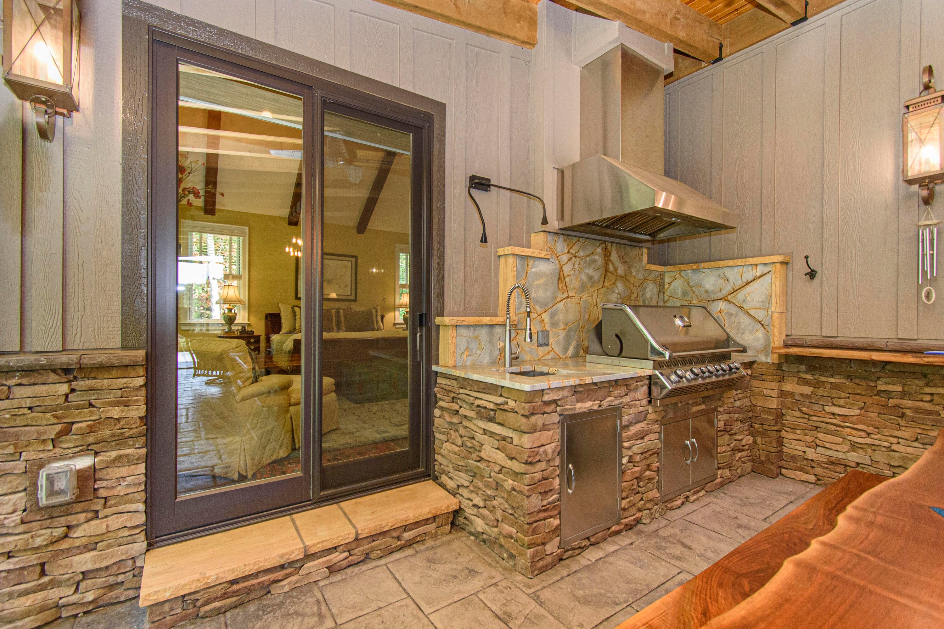 Catawba, Virginia, 24070, United States, 3 Bedrooms Bedrooms, ,3 BathroomsBathrooms,Residential,Active,1954423