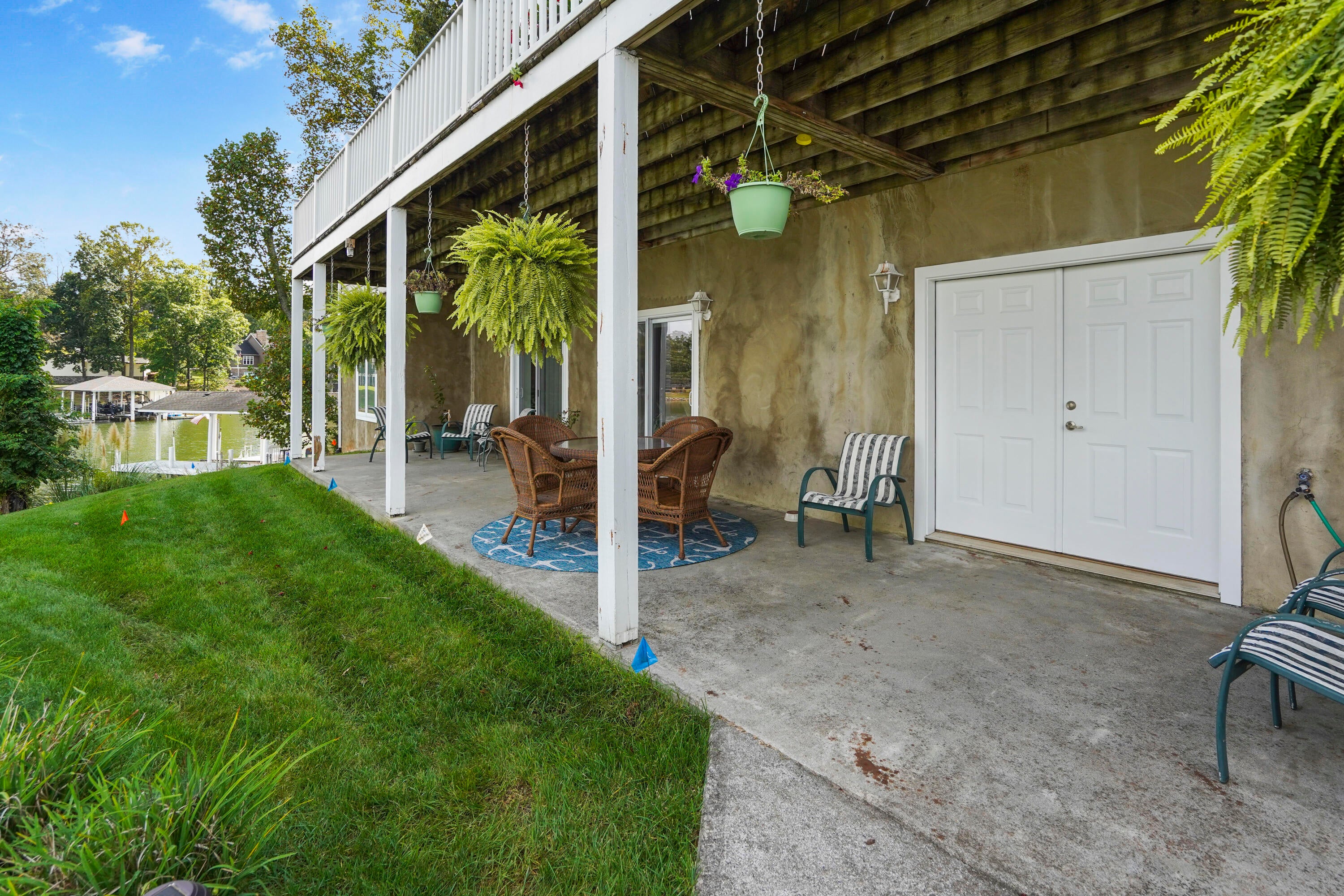 Moneta, Virginia, 24121, United States, 4 Bedrooms Bedrooms, ,4 BathroomsBathrooms,Residential,Active,1945250