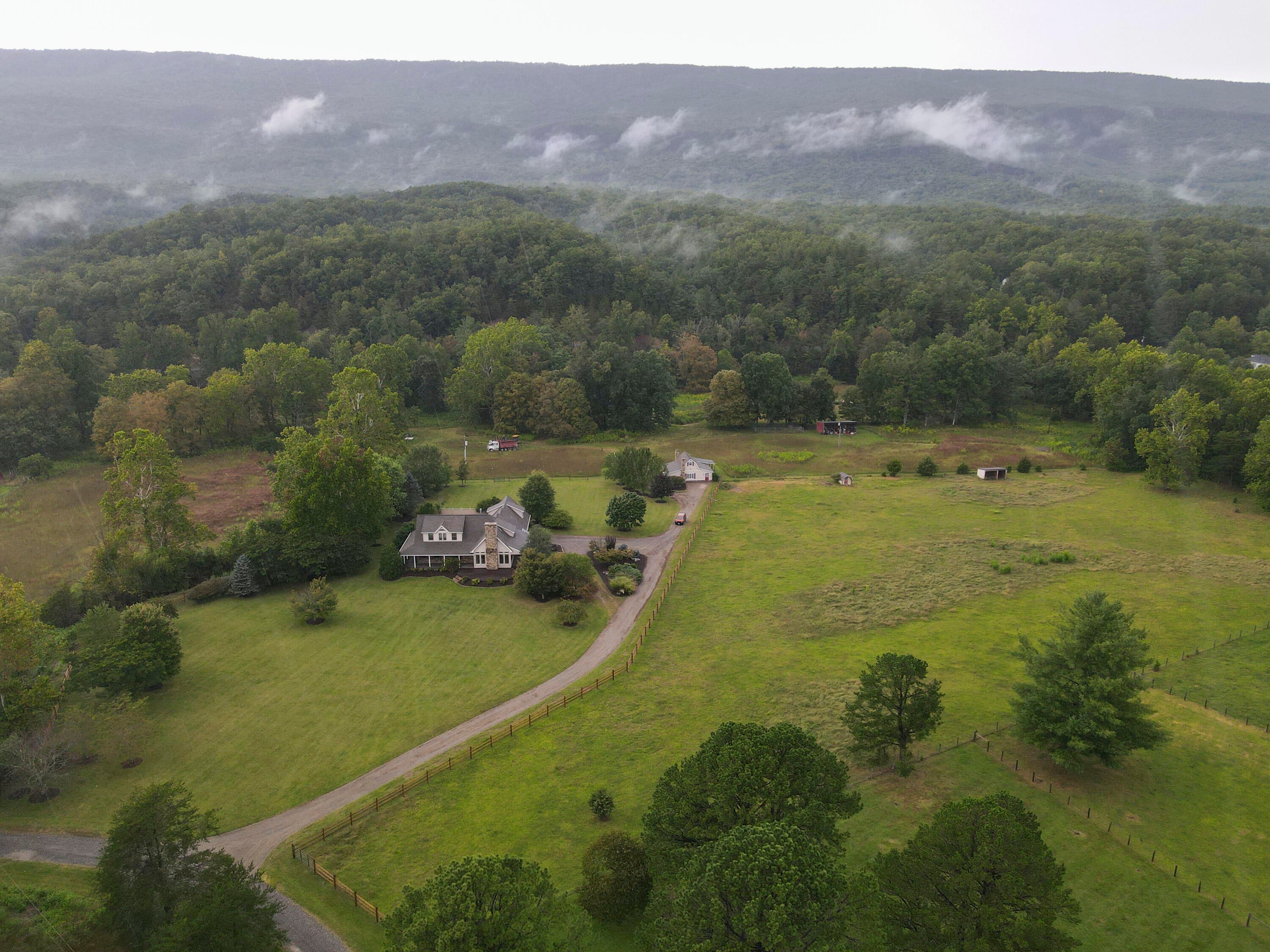 Catawba, Virginia, 24070, United States, 7 Bedrooms Bedrooms, ,6 BathroomsBathrooms,Residential,Active,1945254