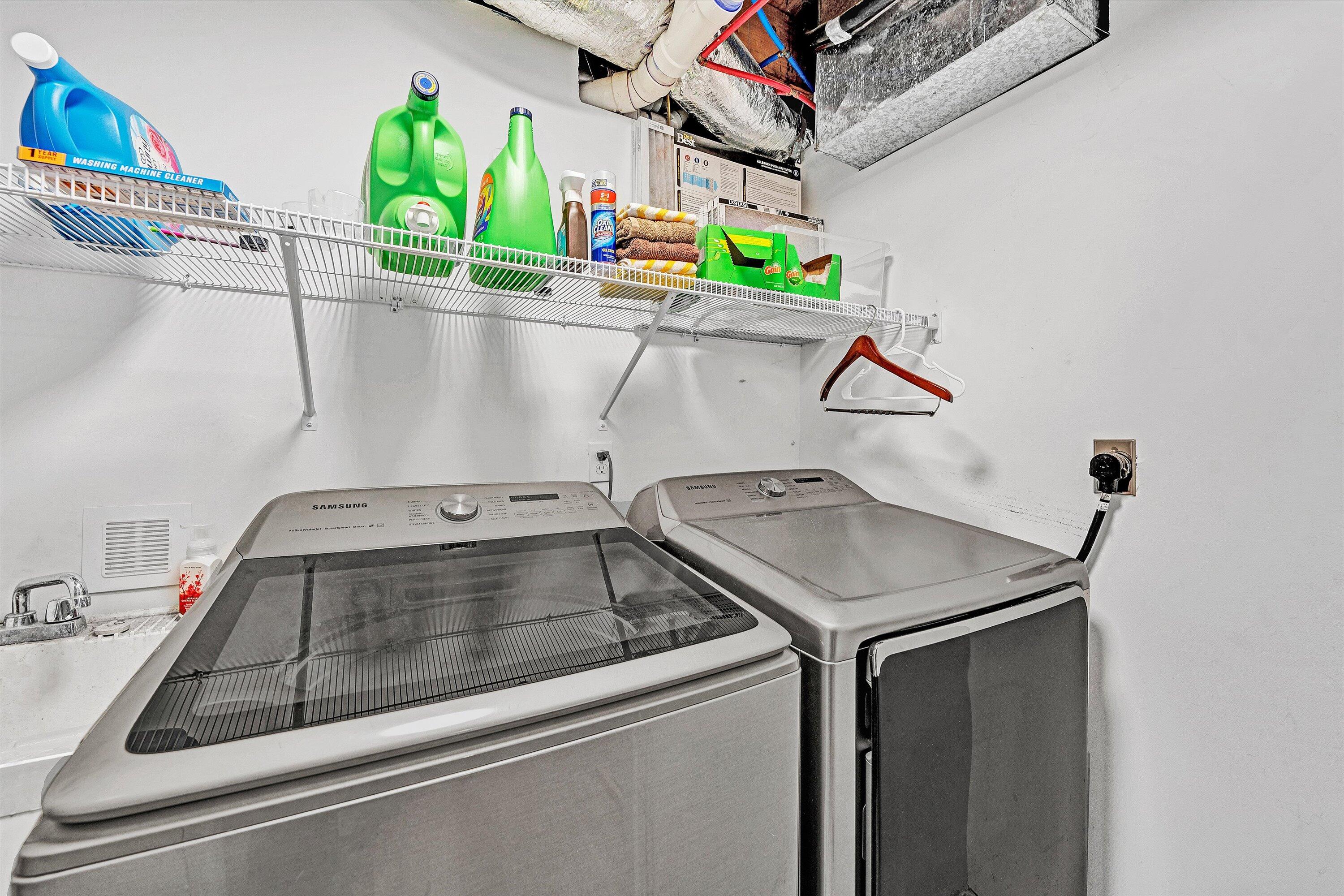 Wirtz, Virginia, 24184, United States, 5 Bedrooms Bedrooms, ,4 BathroomsBathrooms,Residential,Active,1998599