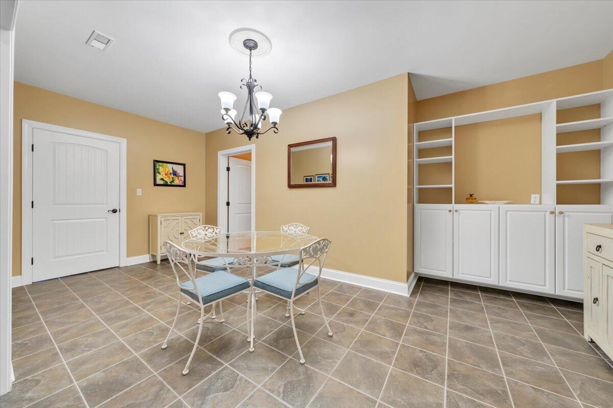 Roanoke, Virginia, 24014, United States, 4 Bedrooms Bedrooms, ,4 BathroomsBathrooms,Residential,Active,2001334