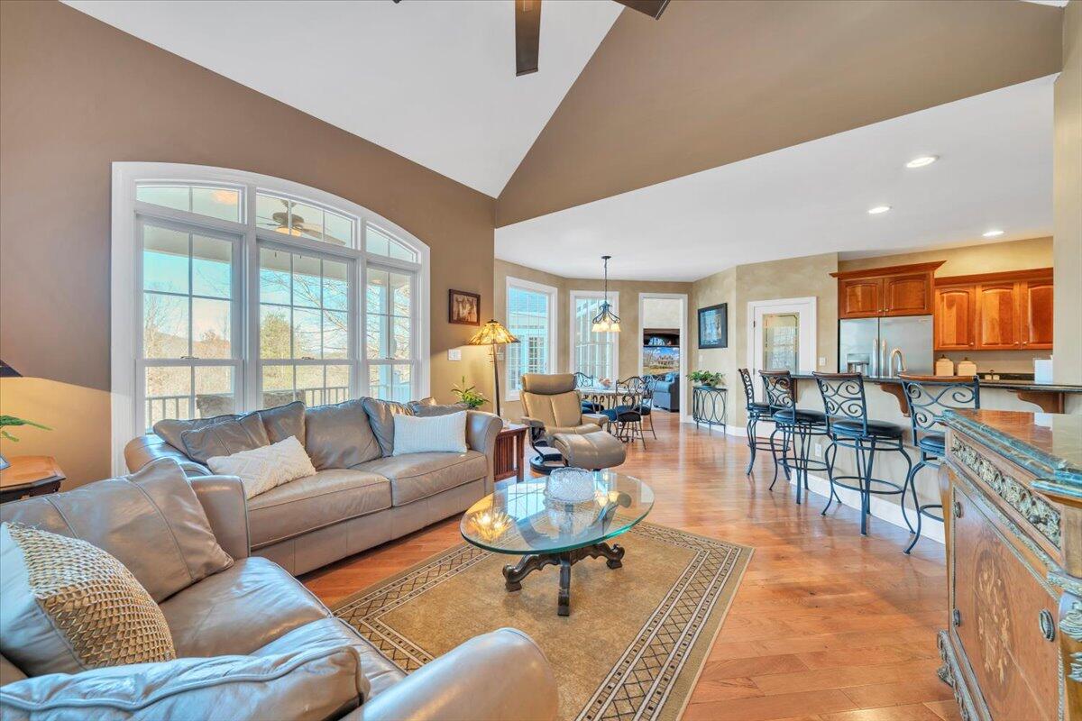 Roanoke, Virginia, 24014, United States, 4 Bedrooms Bedrooms, ,4 BathroomsBathrooms,Residential,Active,2001334