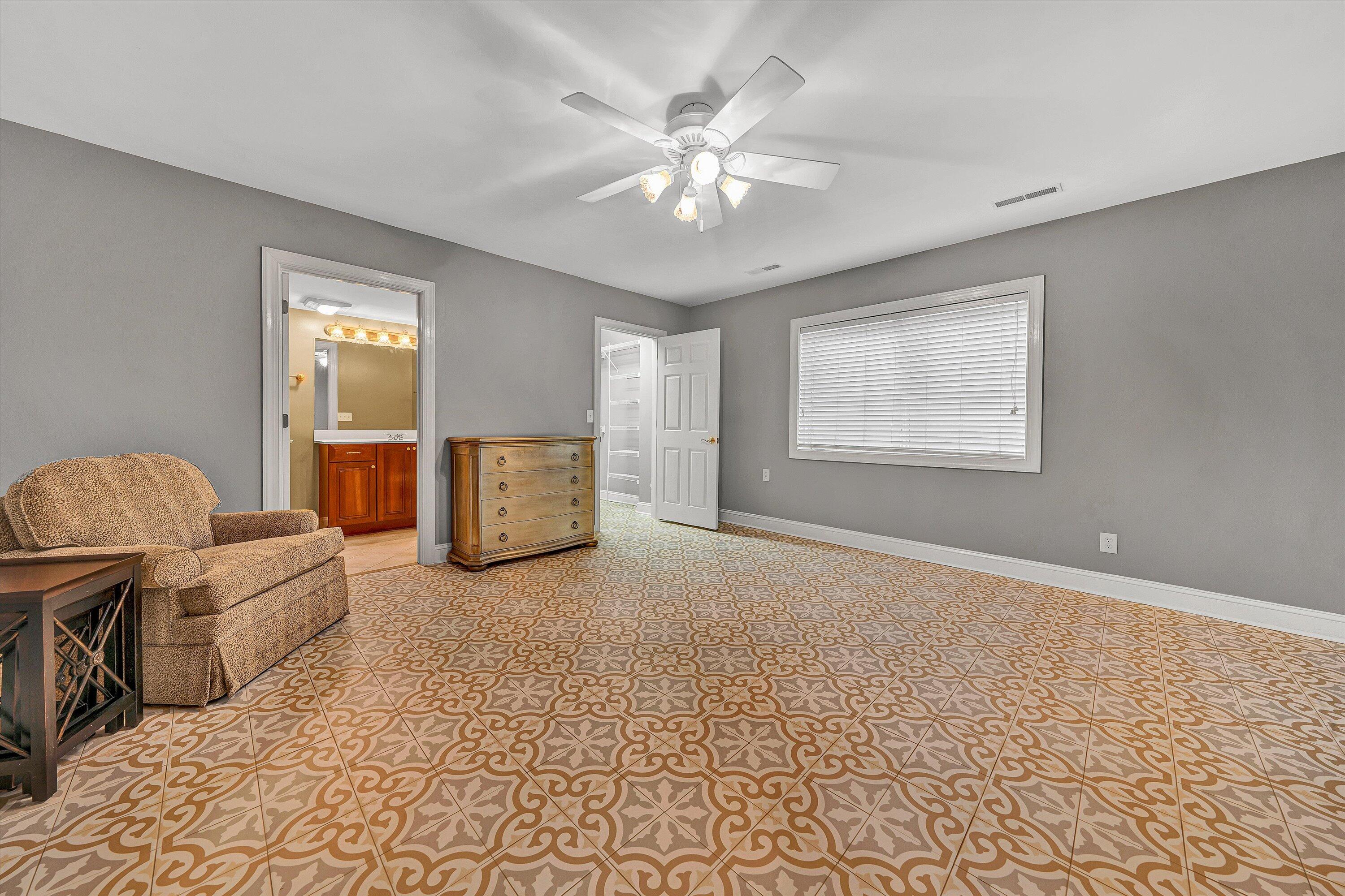 Moneta, Virginia, 24121, United States, 6 Bedrooms Bedrooms, ,7 BathroomsBathrooms,Residential,Active,1953664