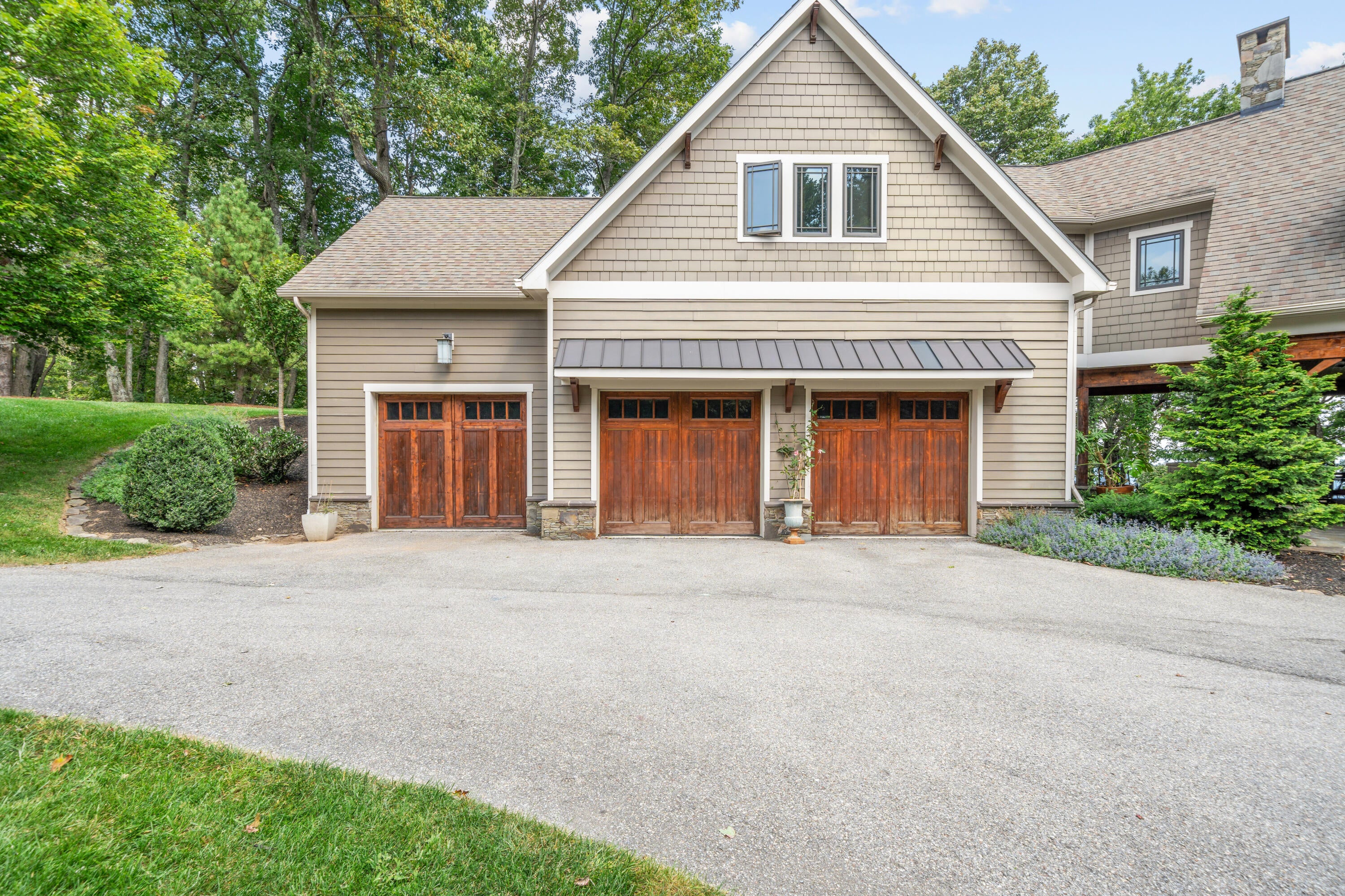 Bent Mountain, Virginia, 24059, United States, 5 Bedrooms Bedrooms, ,5 BathroomsBathrooms,Residential,Active,1941393