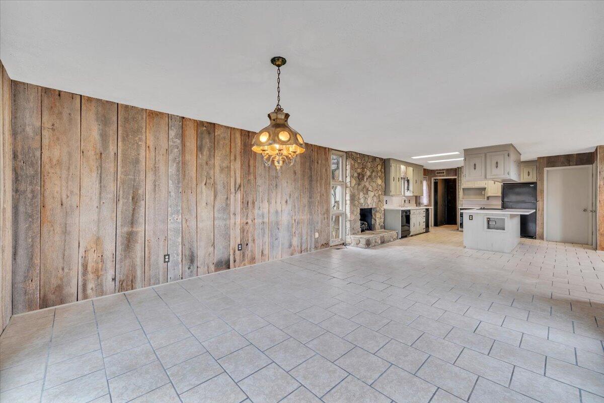 Huddleston, Virginia, 24104, United States, 5 Bedrooms Bedrooms, ,4 BathroomsBathrooms,Residential,Active,2023928