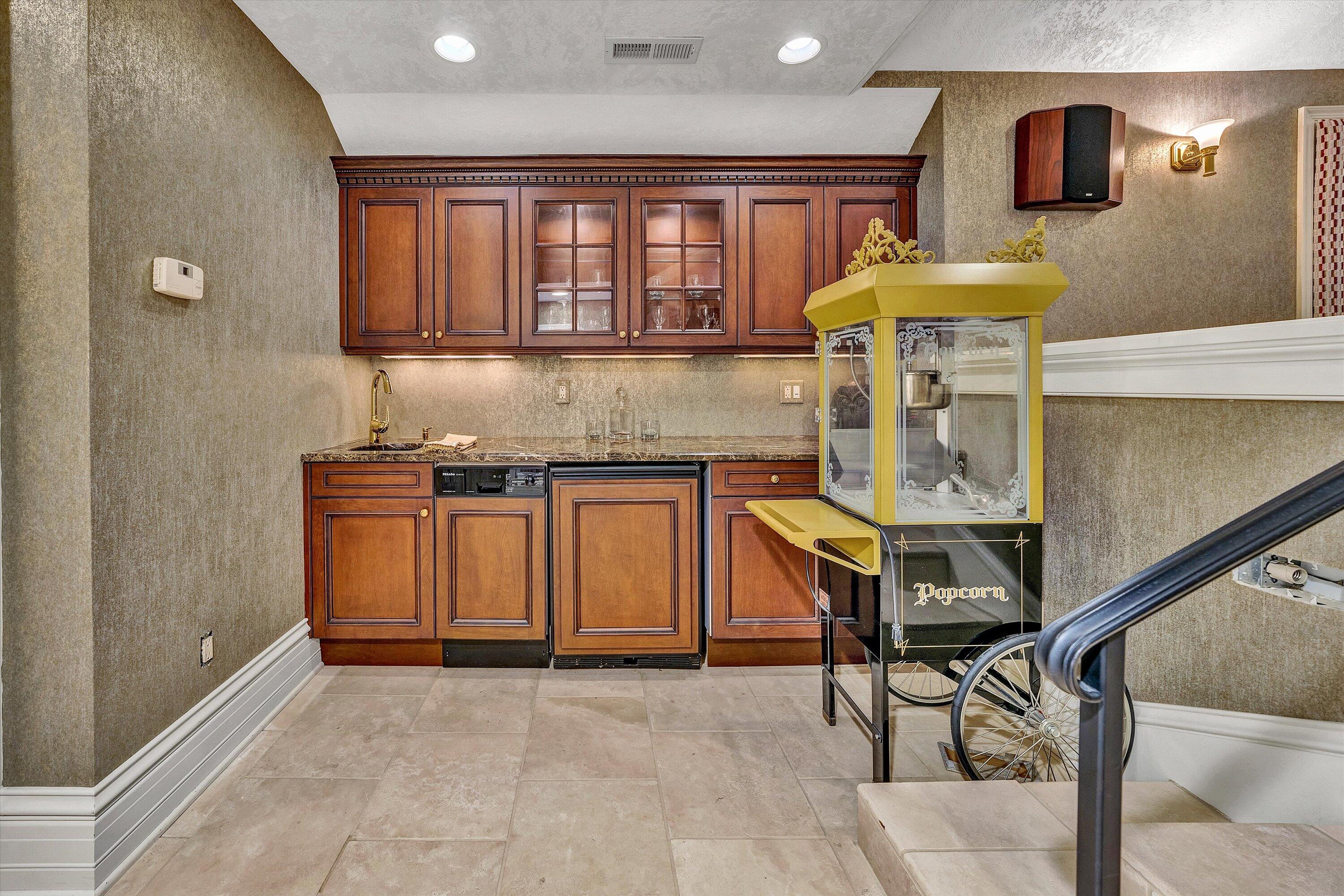 Moneta, Virginia, 24121, United States, 5 Bedrooms Bedrooms, ,9 BathroomsBathrooms,Residential,Active,1919403
