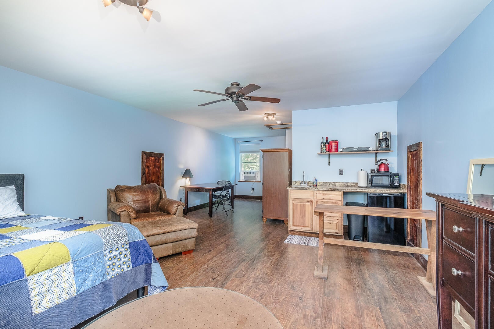 Catawba, Virginia, 24070, United States, 13 Bedrooms Bedrooms, ,15 BathroomsBathrooms,Residential,Active,1902950