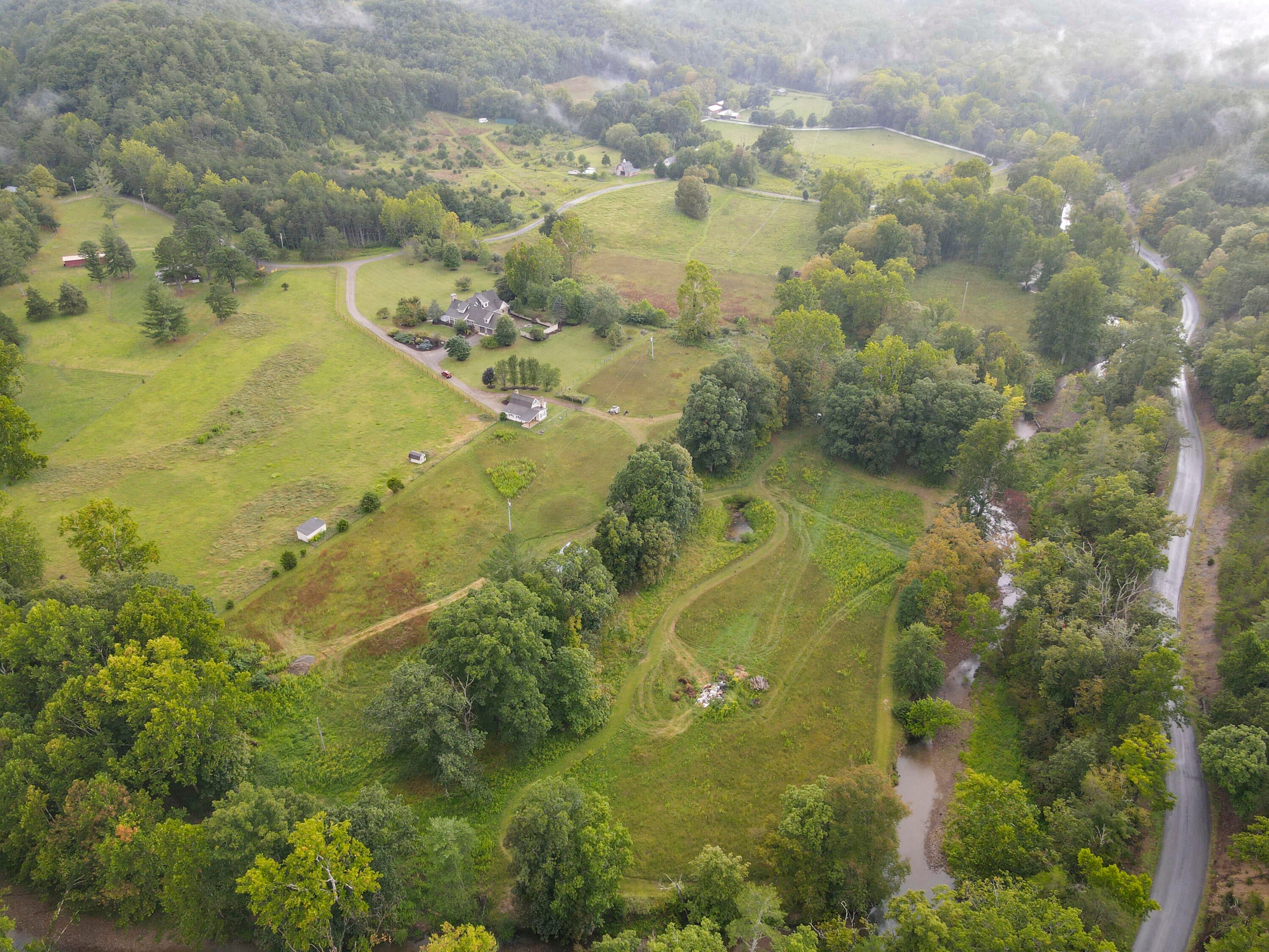 Catawba, Virginia, 24070, United States, 7 Bedrooms Bedrooms, ,6 BathroomsBathrooms,Residential,Active,1945254