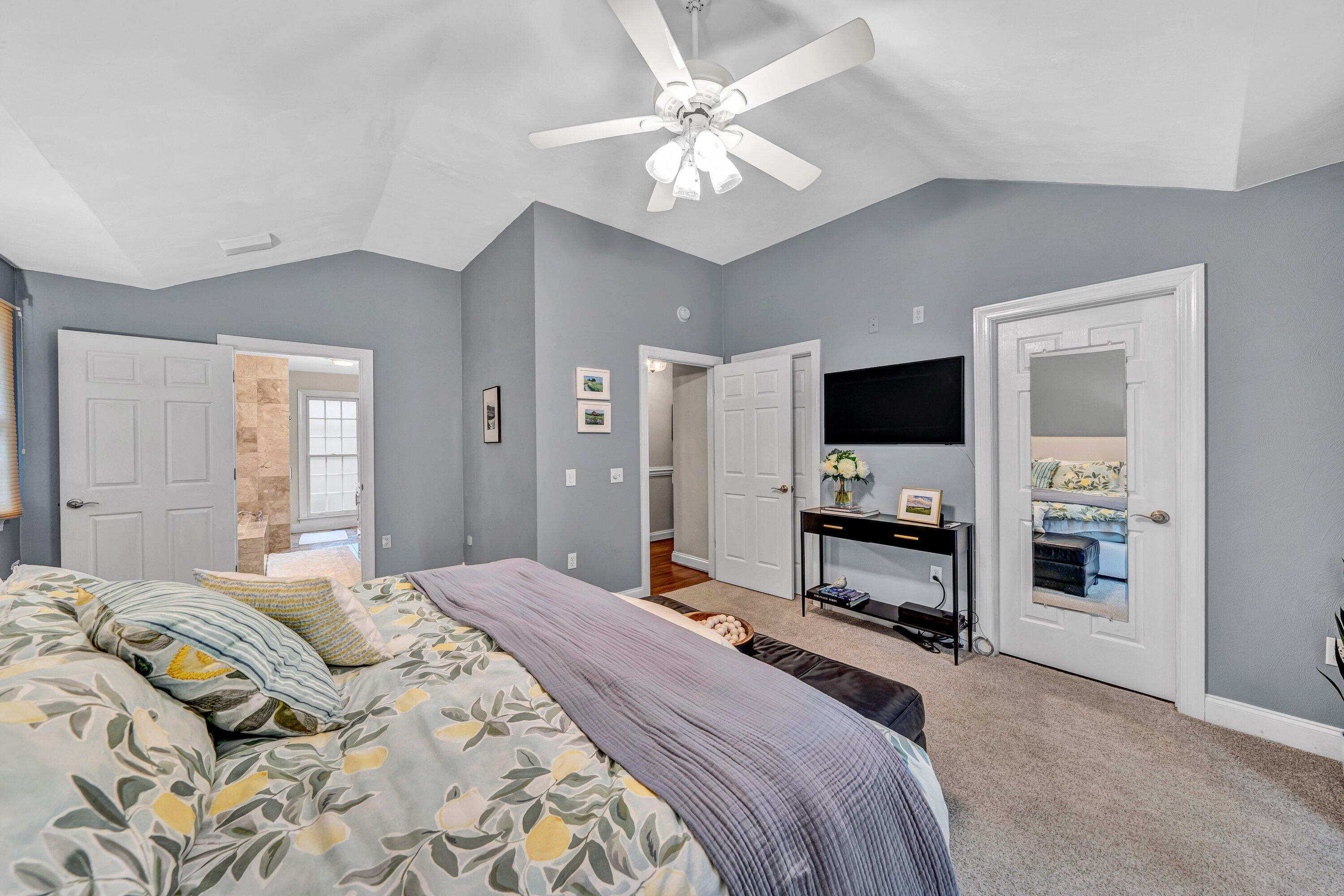 Moneta, Virginia, 24121, United States, 4 Bedrooms Bedrooms, ,3 BathroomsBathrooms,Residential,Active,1909835