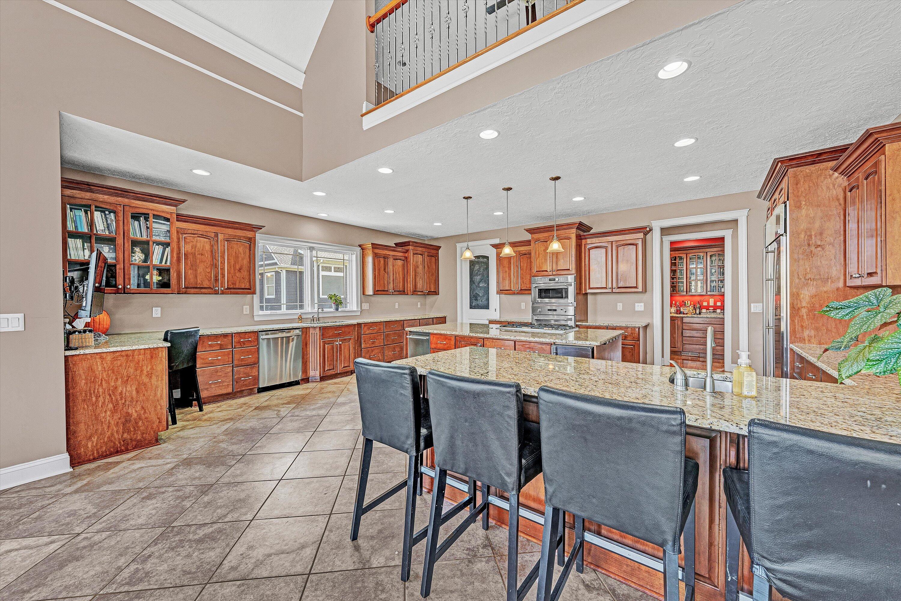 Moneta, Virginia, 24121, United States, 5 Bedrooms Bedrooms, ,6 BathroomsBathrooms,Residential,Active,1973555