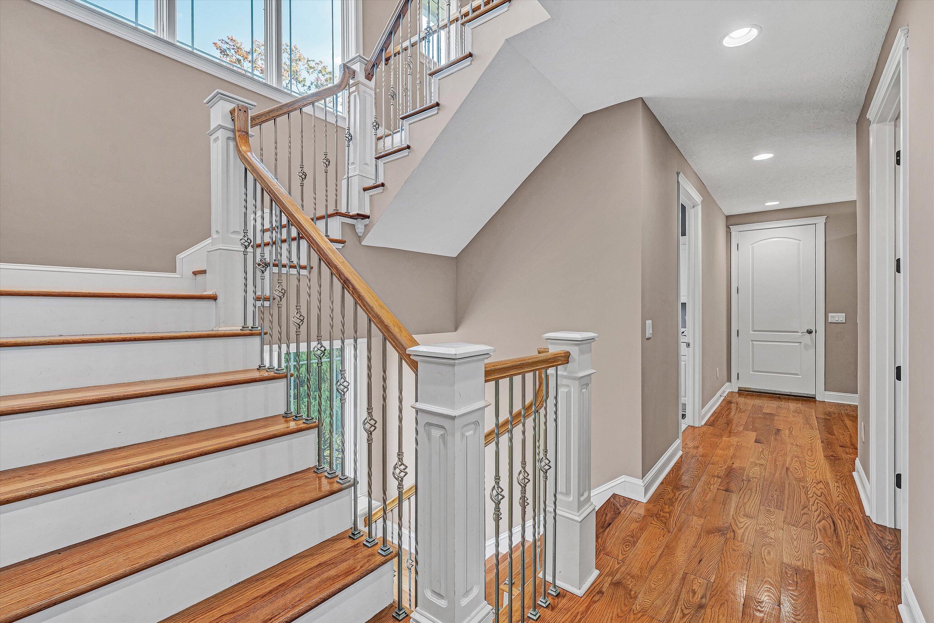 Moneta, Virginia, 24121, United States, 5 Bedrooms Bedrooms, ,6 BathroomsBathrooms,Residential,Active,1973555