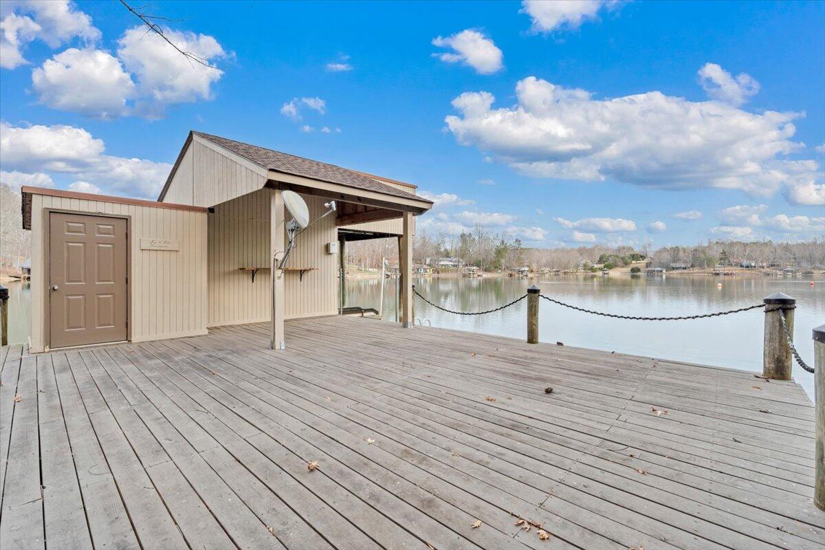 Huddleston, Virginia, 24104, United States, 5 Bedrooms Bedrooms, ,4 BathroomsBathrooms,Residential,Active,2023928