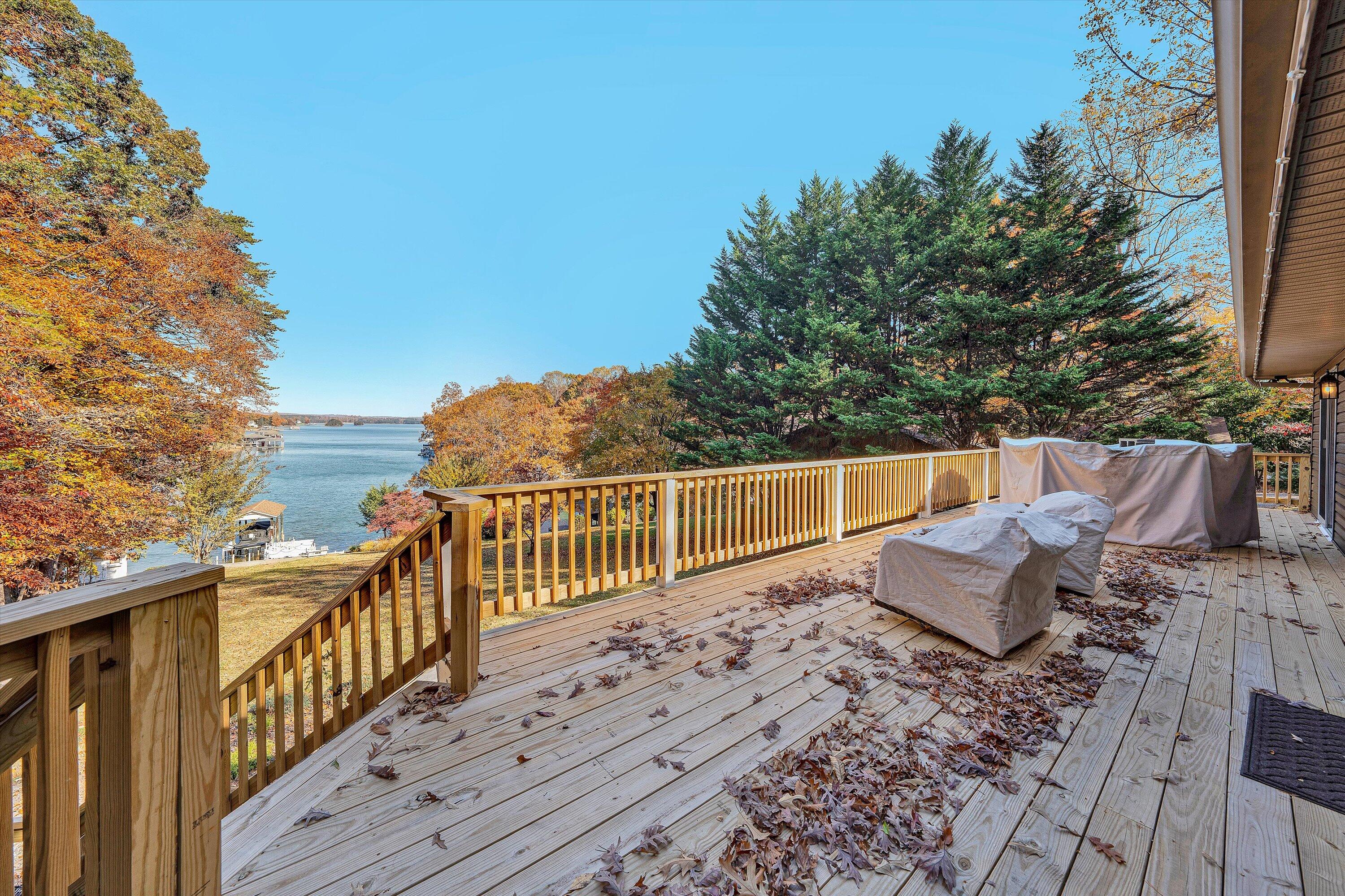 Moneta, Virginia, 24121, United States, 3 Bedrooms Bedrooms, ,3 BathroomsBathrooms,Residential,Active,1988476