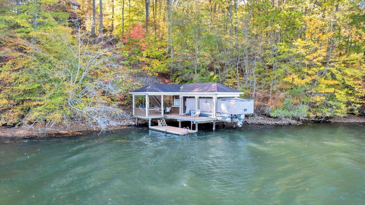 Wirtz, Virginia, 24184, United States, 4 Bedrooms Bedrooms, ,4 BathroomsBathrooms,Residential,Active,2007035