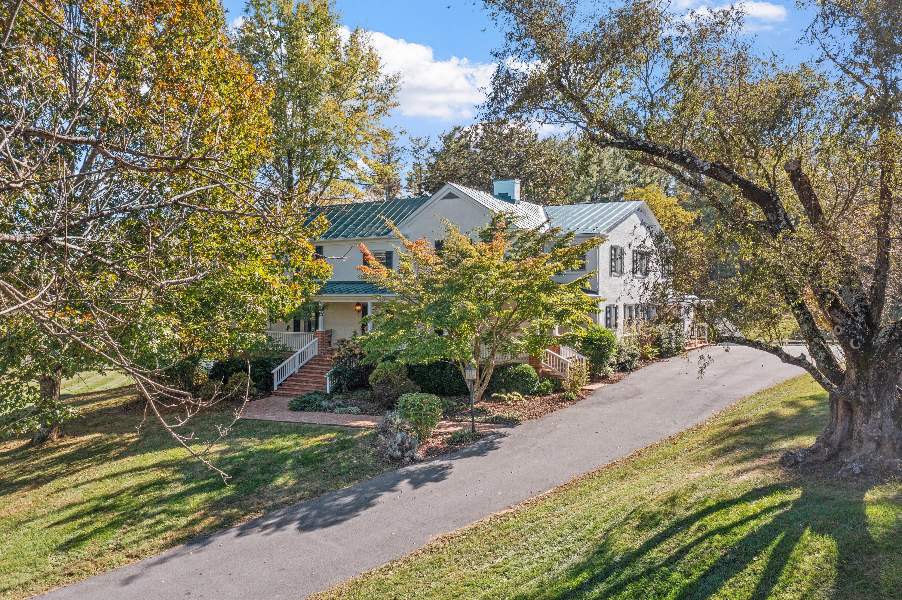 Troutville, Virginia, 24175, United States, 5 Bedrooms Bedrooms, ,4 BathroomsBathrooms,Residential,Active,1965837
