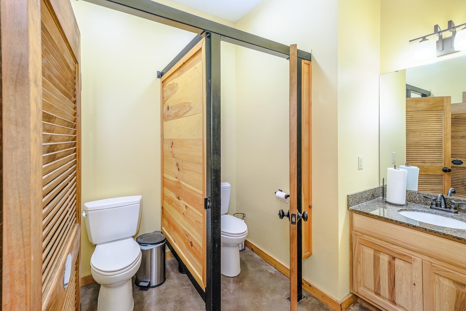 Catawba, Virginia, 24070, United States, 13 Bedrooms Bedrooms, ,15 BathroomsBathrooms,Residential,Active,1902950
