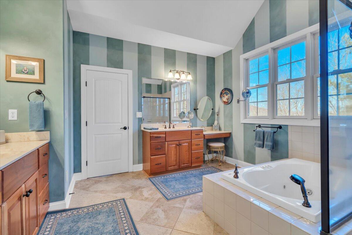 Roanoke, Virginia, 24014, United States, 4 Bedrooms Bedrooms, ,4 BathroomsBathrooms,Residential,Active,2001334