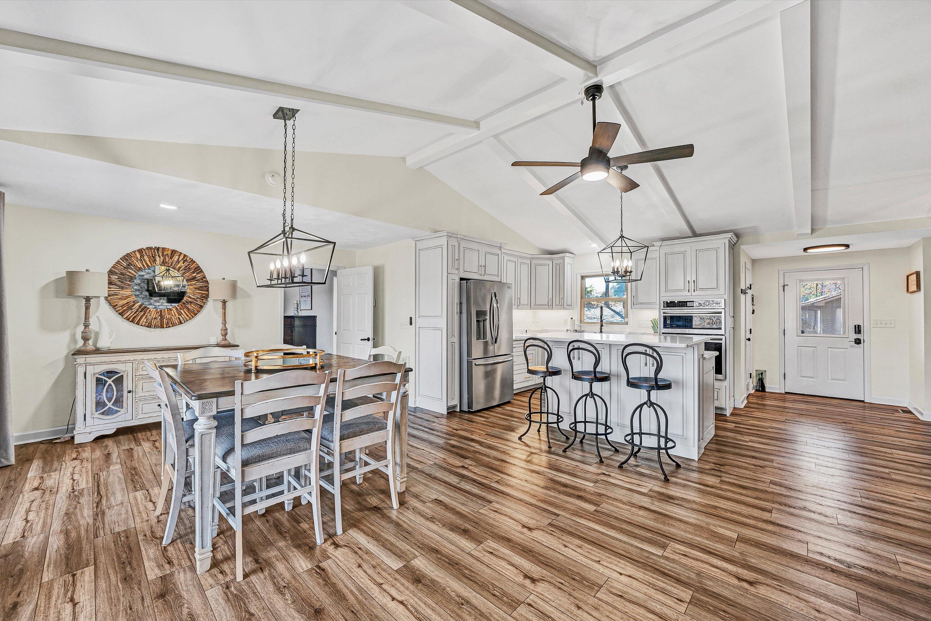 Moneta, Virginia, 24121, United States, 3 Bedrooms Bedrooms, ,3 BathroomsBathrooms,Residential,Active,1988476