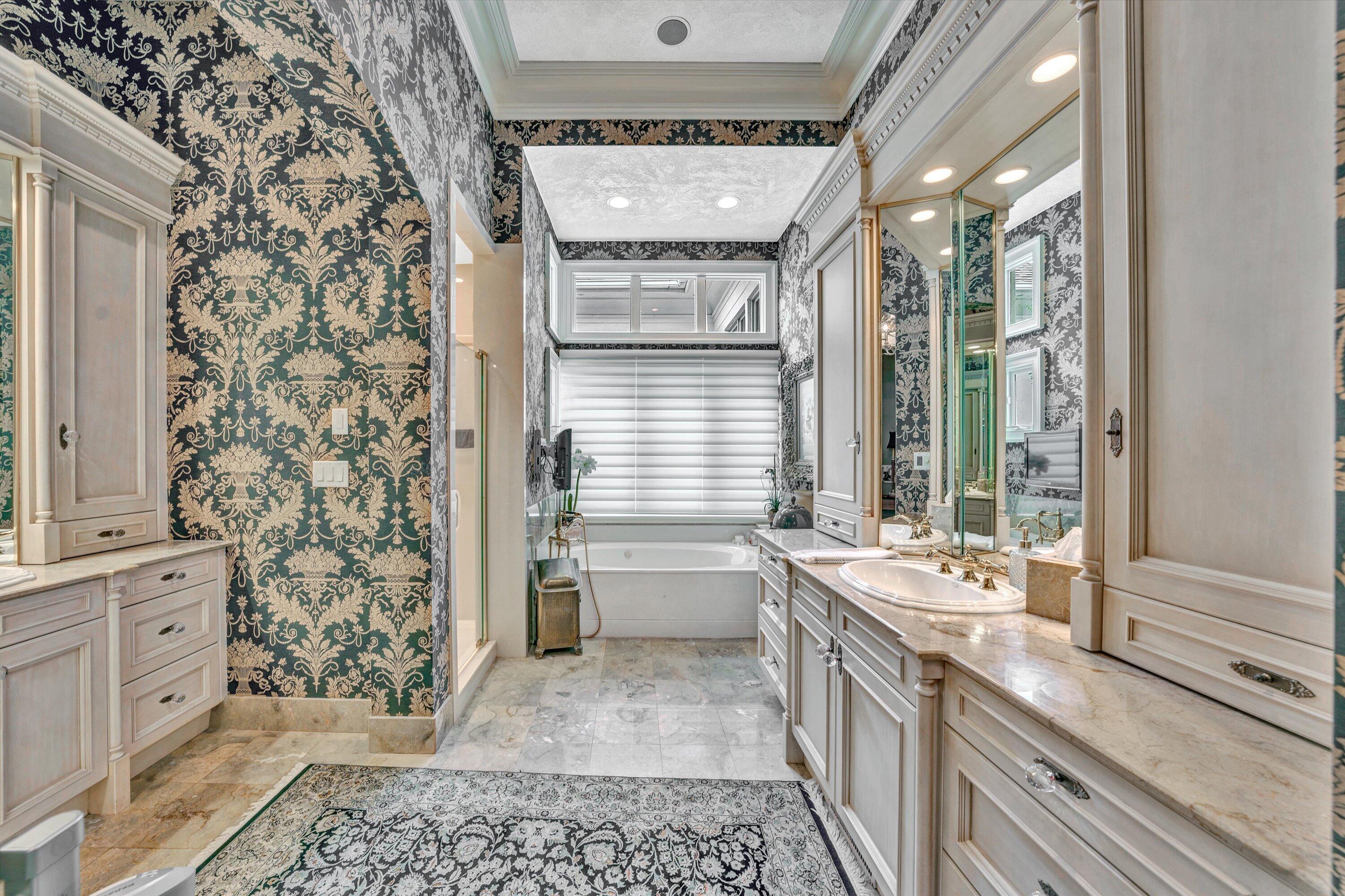 Moneta, Virginia, 24121, United States, 5 Bedrooms Bedrooms, ,9 BathroomsBathrooms,Residential,Active,1919403