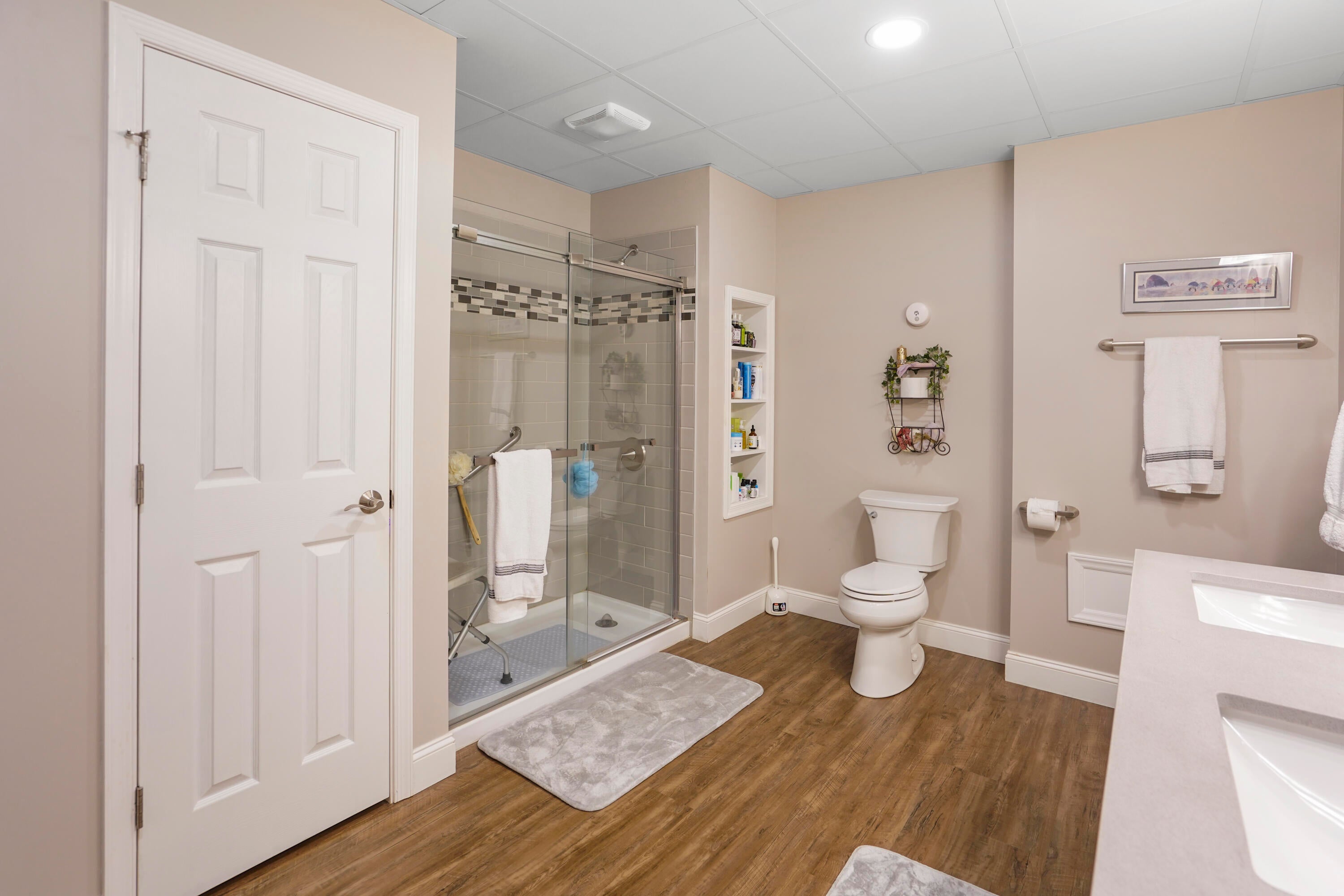 Moneta, Virginia, 24121, United States, 4 Bedrooms Bedrooms, ,4 BathroomsBathrooms,Residential,Active,1945250