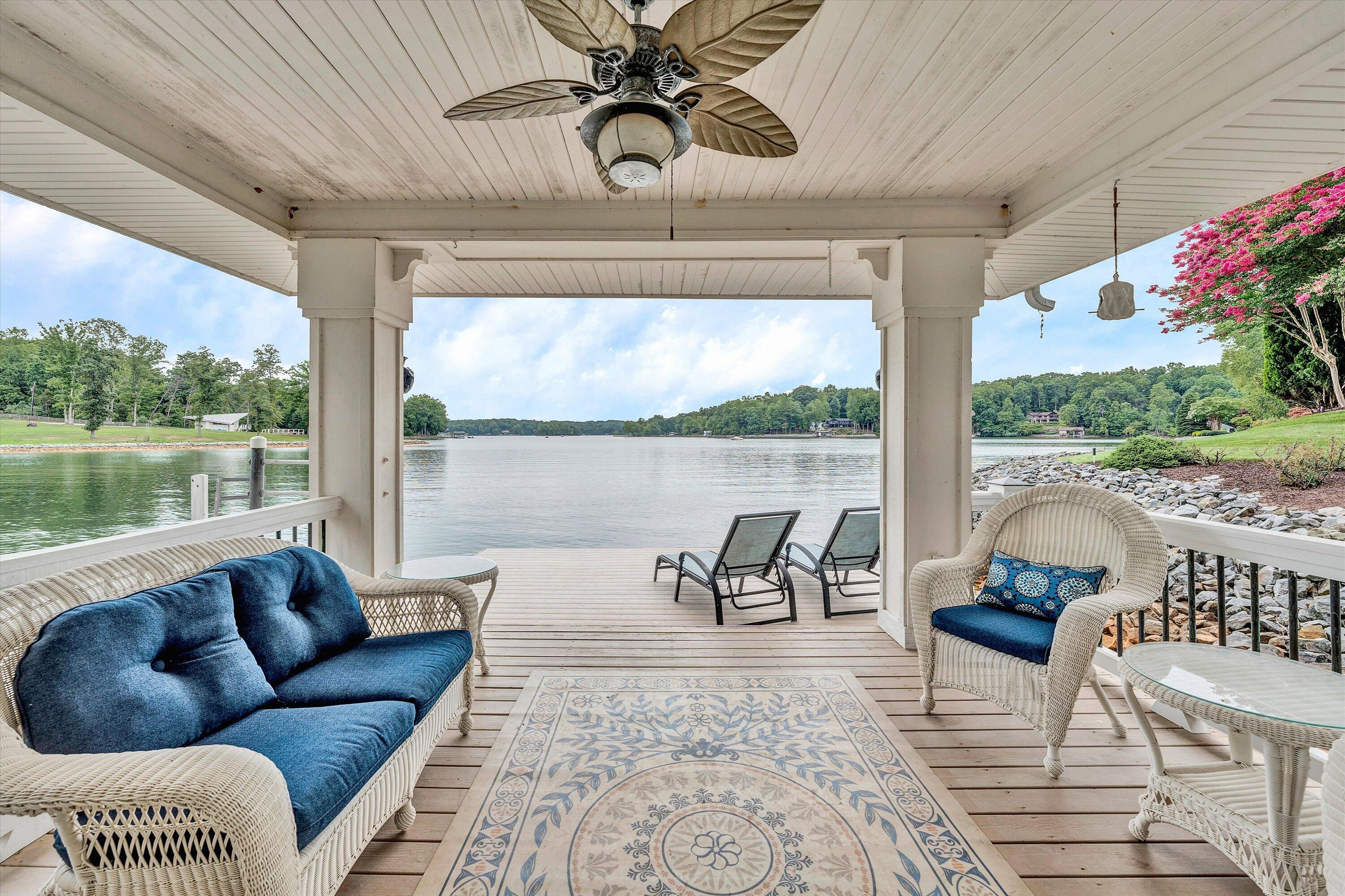Moneta, Virginia, 24121, United States, 5 Bedrooms Bedrooms, ,9 BathroomsBathrooms,Residential,Active,1919403