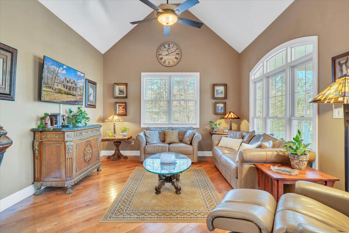 Roanoke, Virginia, 24014, United States, 4 Bedrooms Bedrooms, ,4 BathroomsBathrooms,Residential,Active,2001334