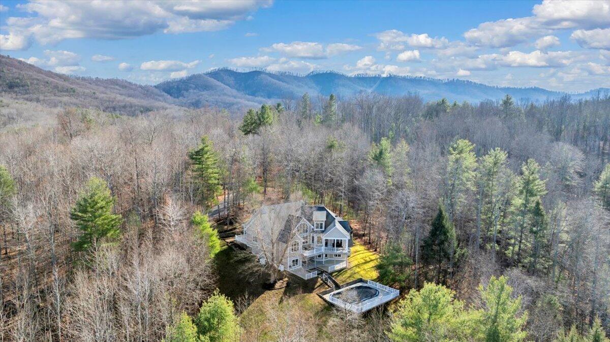Roanoke, Virginia, 24014, United States, 4 Bedrooms Bedrooms, ,4 BathroomsBathrooms,Residential,Active,2001334