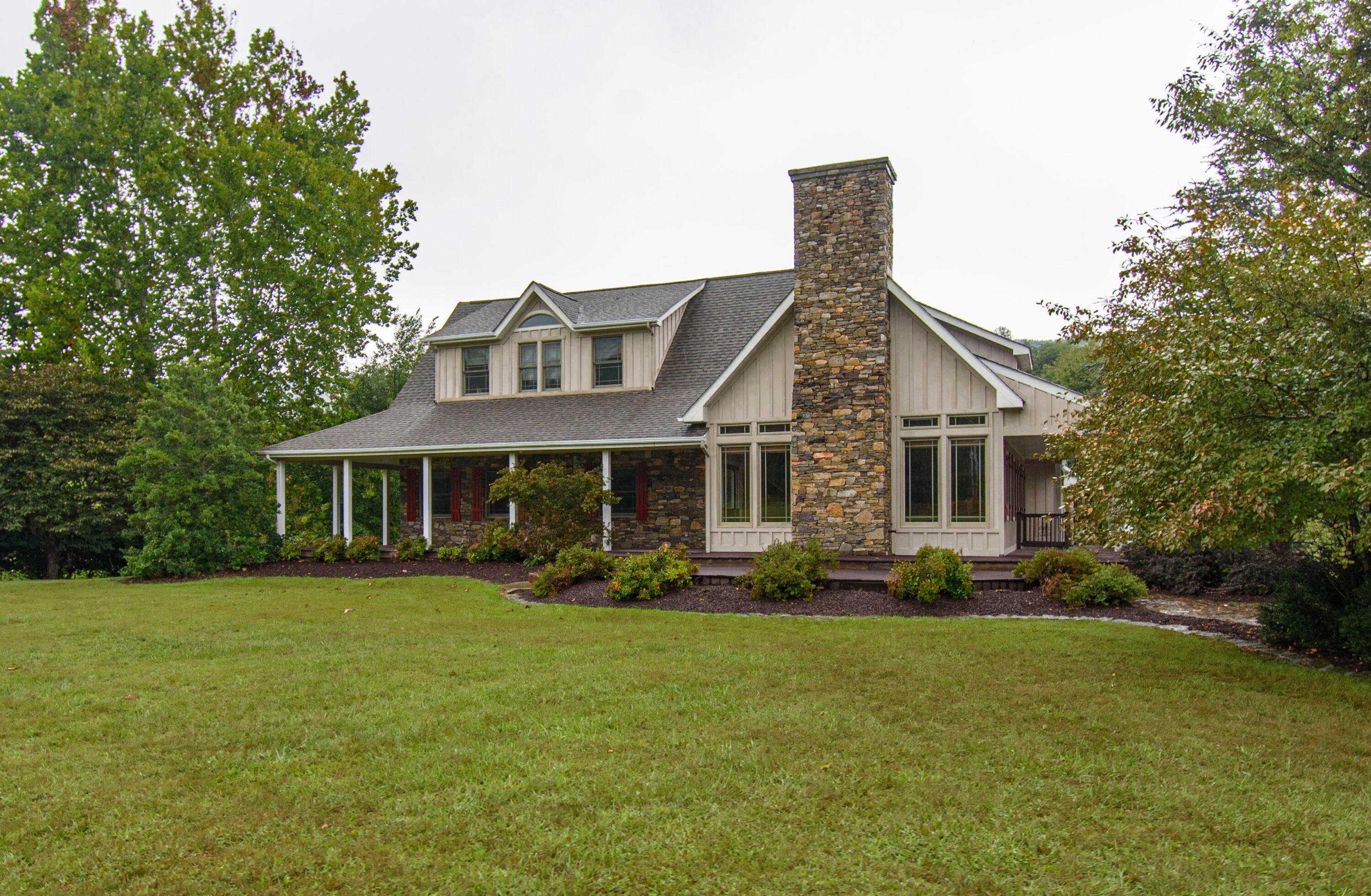 Catawba, Virginia, 24070, United States, 7 Bedrooms Bedrooms, ,6 BathroomsBathrooms,Residential,Active,1945254