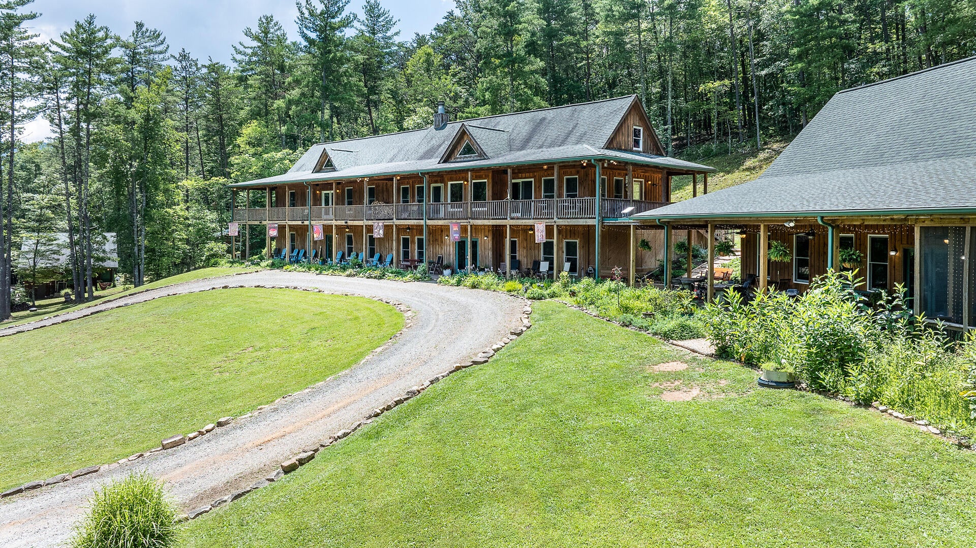 Catawba, Virginia, 24070, United States, 13 Bedrooms Bedrooms, ,15 BathroomsBathrooms,Residential,Active,1902950