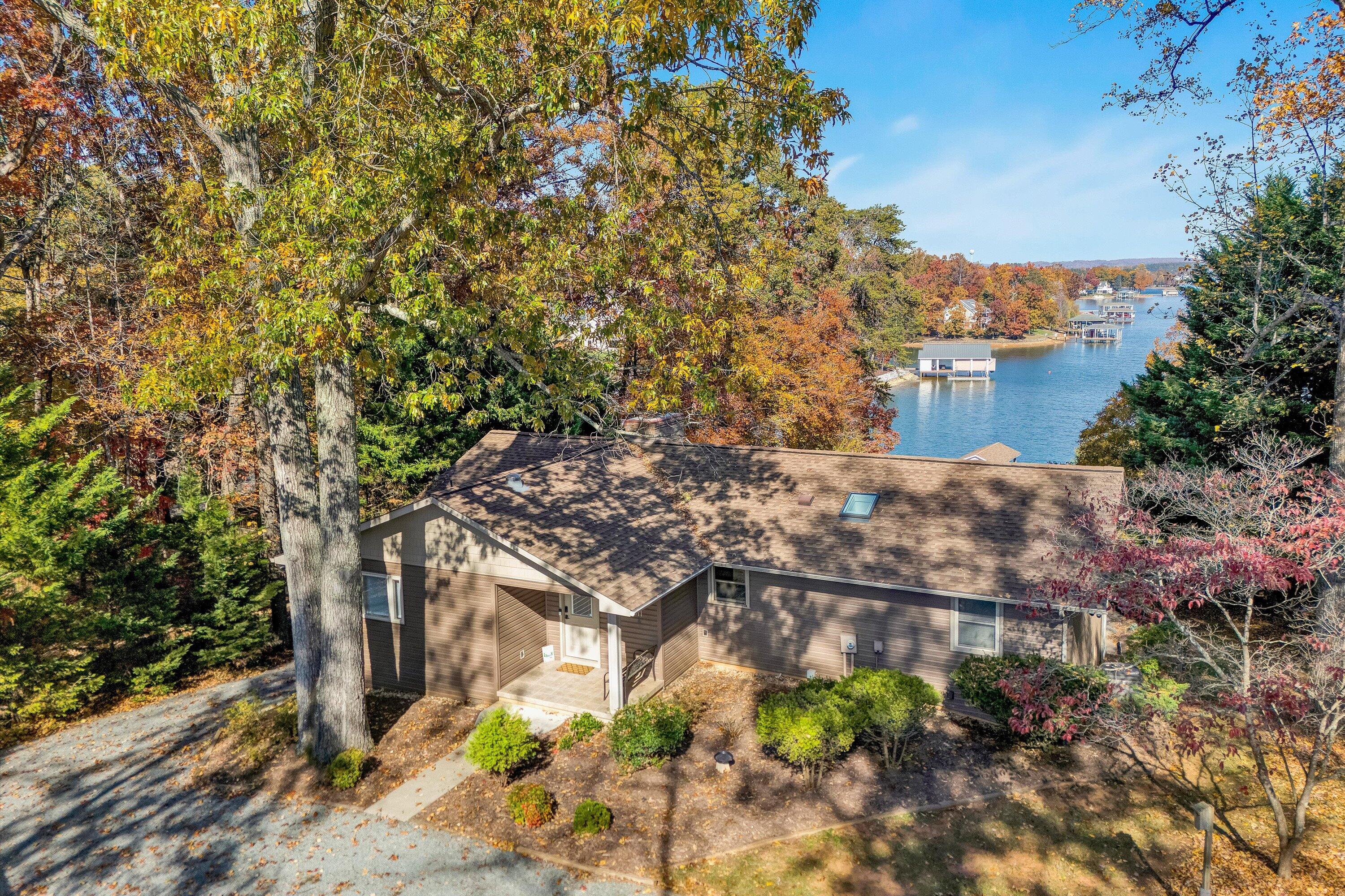 Moneta, Virginia, 24121, United States, 3 Bedrooms Bedrooms, ,3 BathroomsBathrooms,Residential,Active,1988476