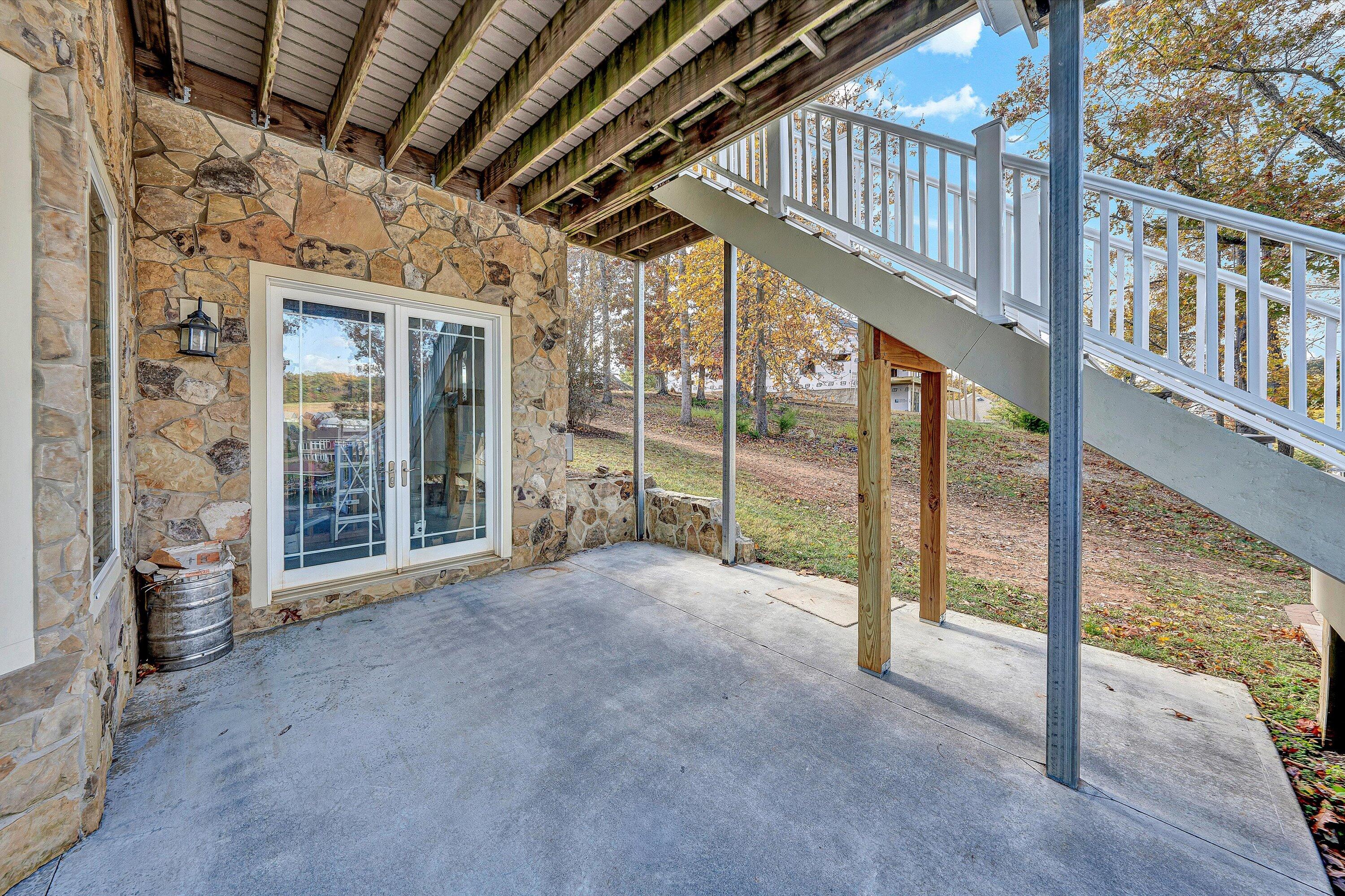 Moneta, Virginia, 24121, United States, 5 Bedrooms Bedrooms, ,6 BathroomsBathrooms,Residential,Active,1973555