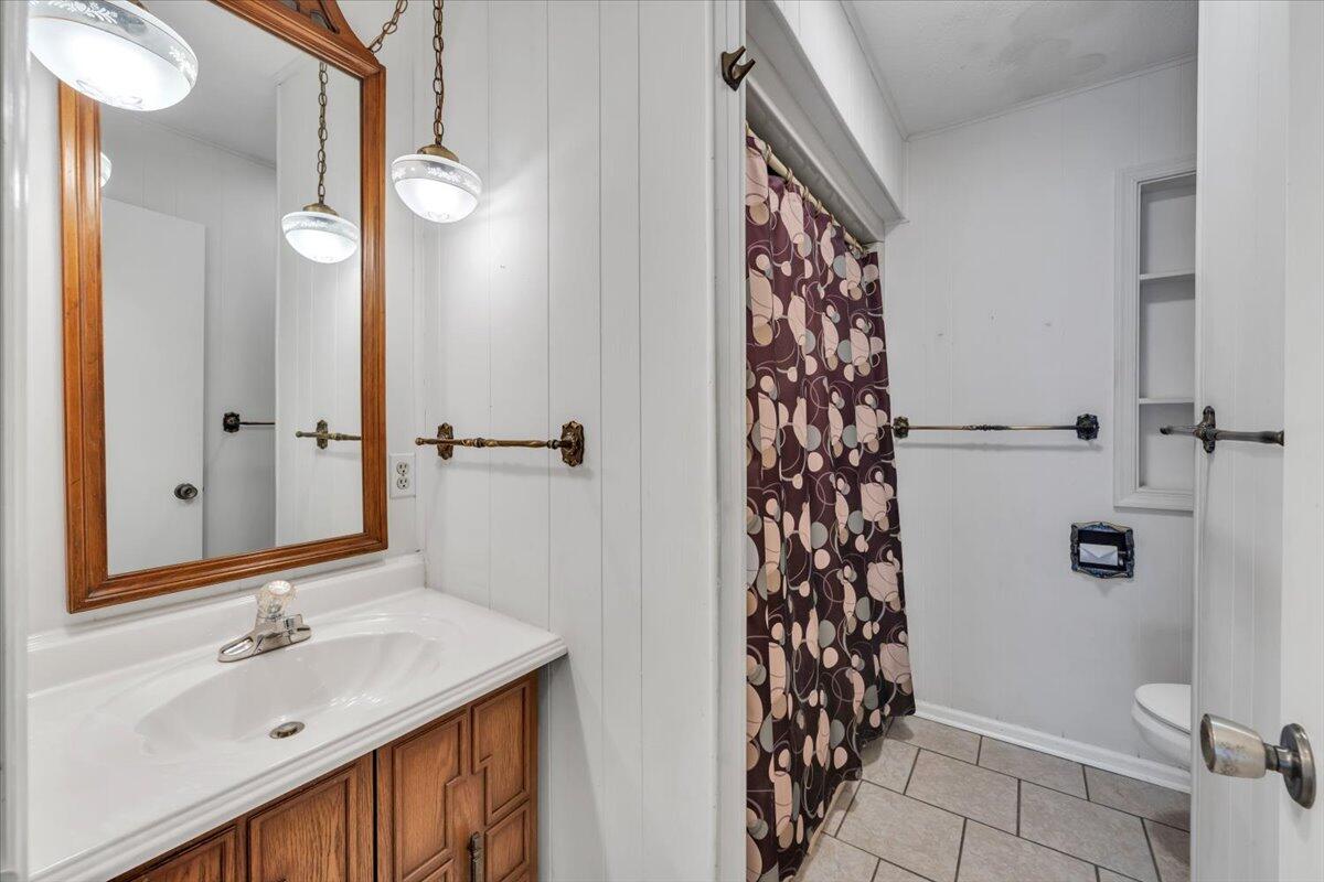 Huddleston, Virginia, 24104, United States, 5 Bedrooms Bedrooms, ,4 BathroomsBathrooms,Residential,Active,2023928