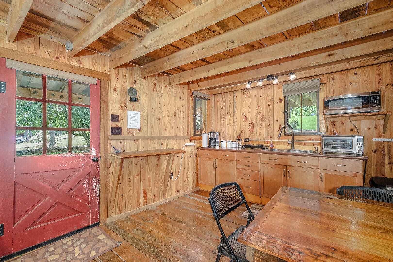 Catawba, Virginia, 24070, United States, 13 Bedrooms Bedrooms, ,15 BathroomsBathrooms,Residential,Active,1902950