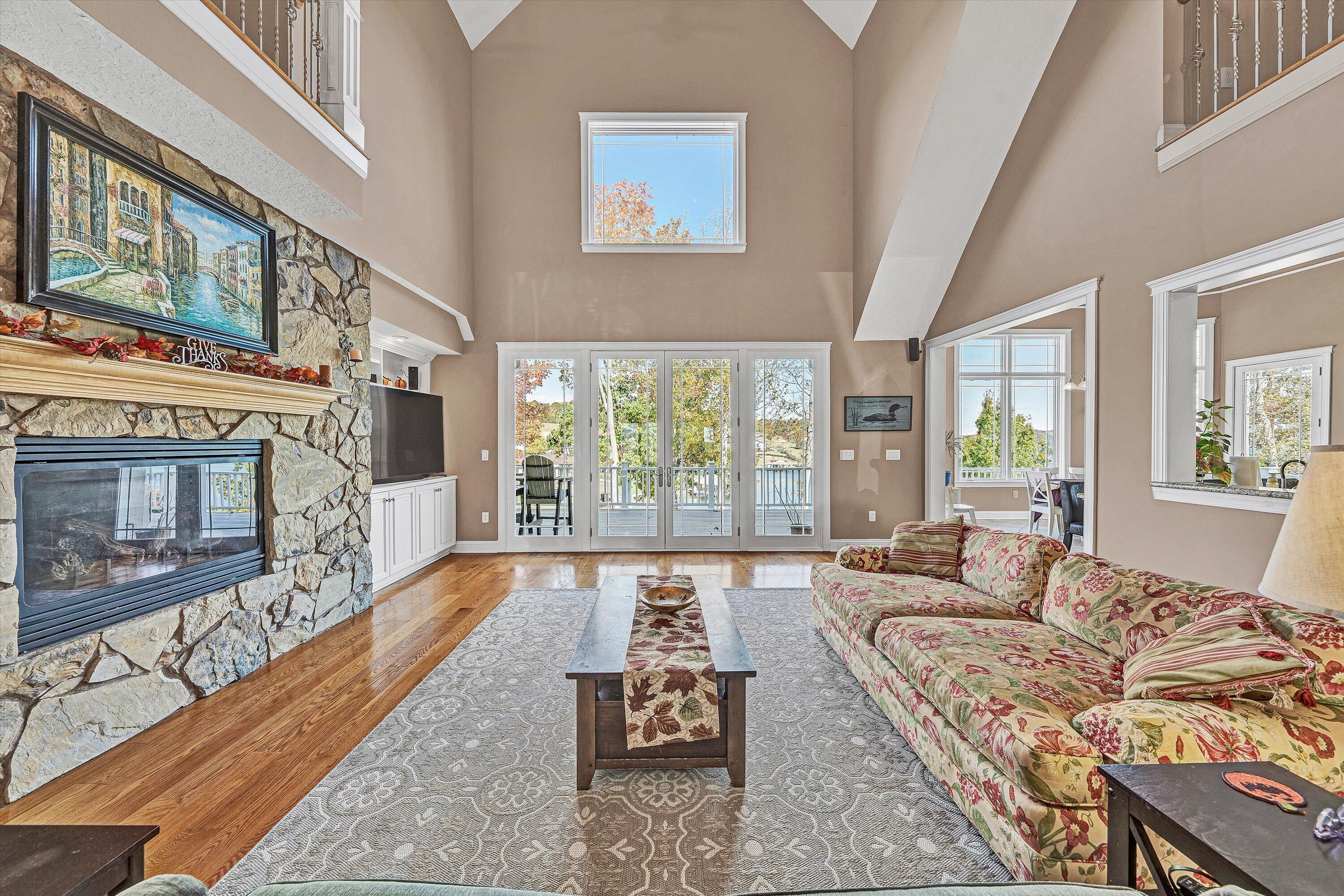 Moneta, Virginia, 24121, United States, 5 Bedrooms Bedrooms, ,6 BathroomsBathrooms,Residential,Active,1973555